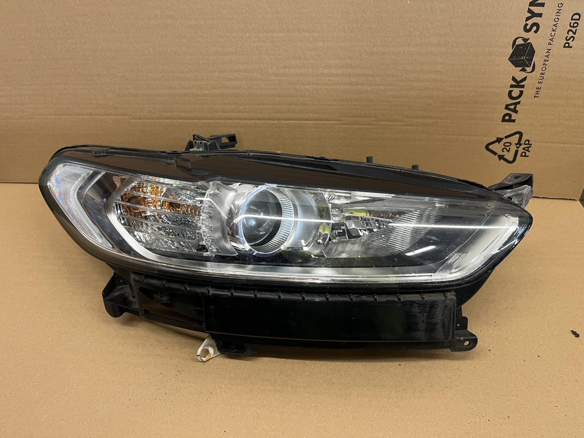 Ford Mondeo 2014-2019 Off Side Headlamp – DS73-13W029-BF