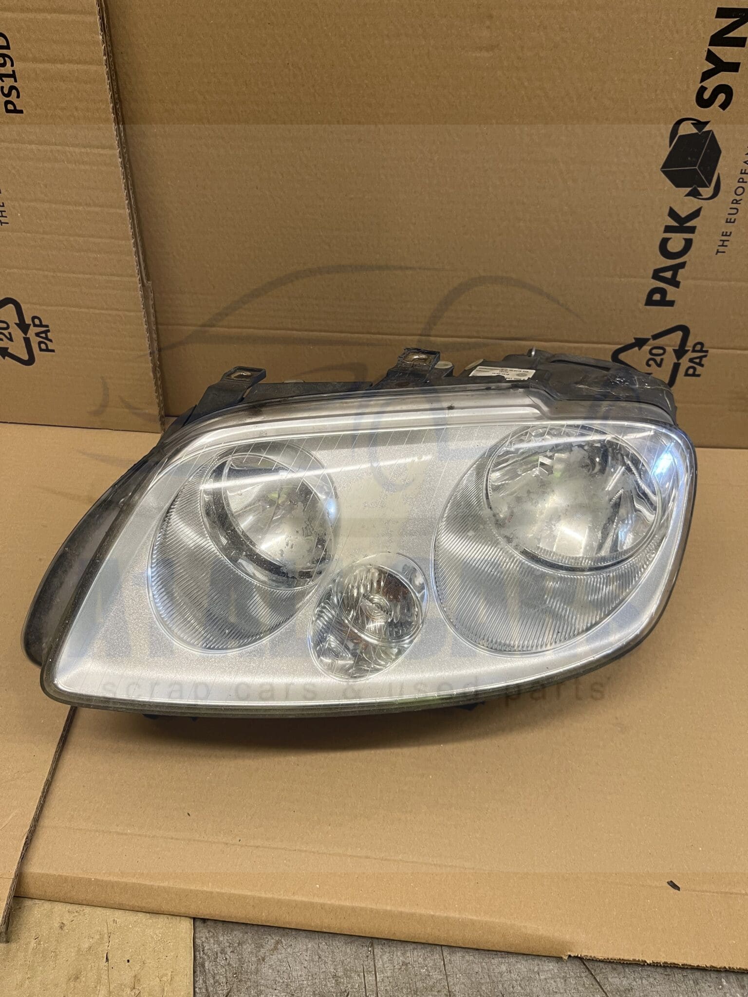Volkswagen Caddy 2004-2011 Near Side Headlamp – 2K0941005E