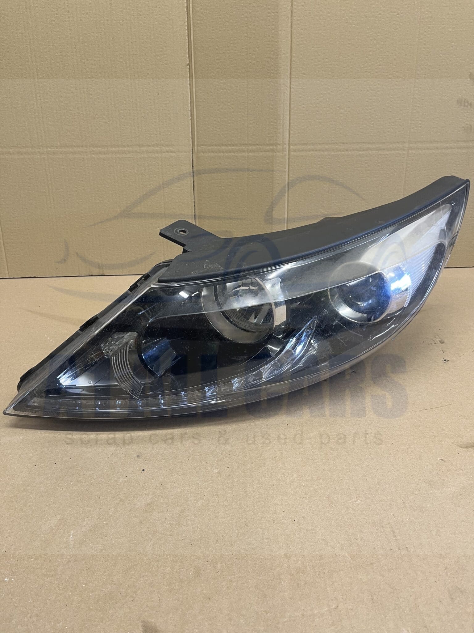 Kia Sportage 2010-2016 Near Side Headlamp – Xenon