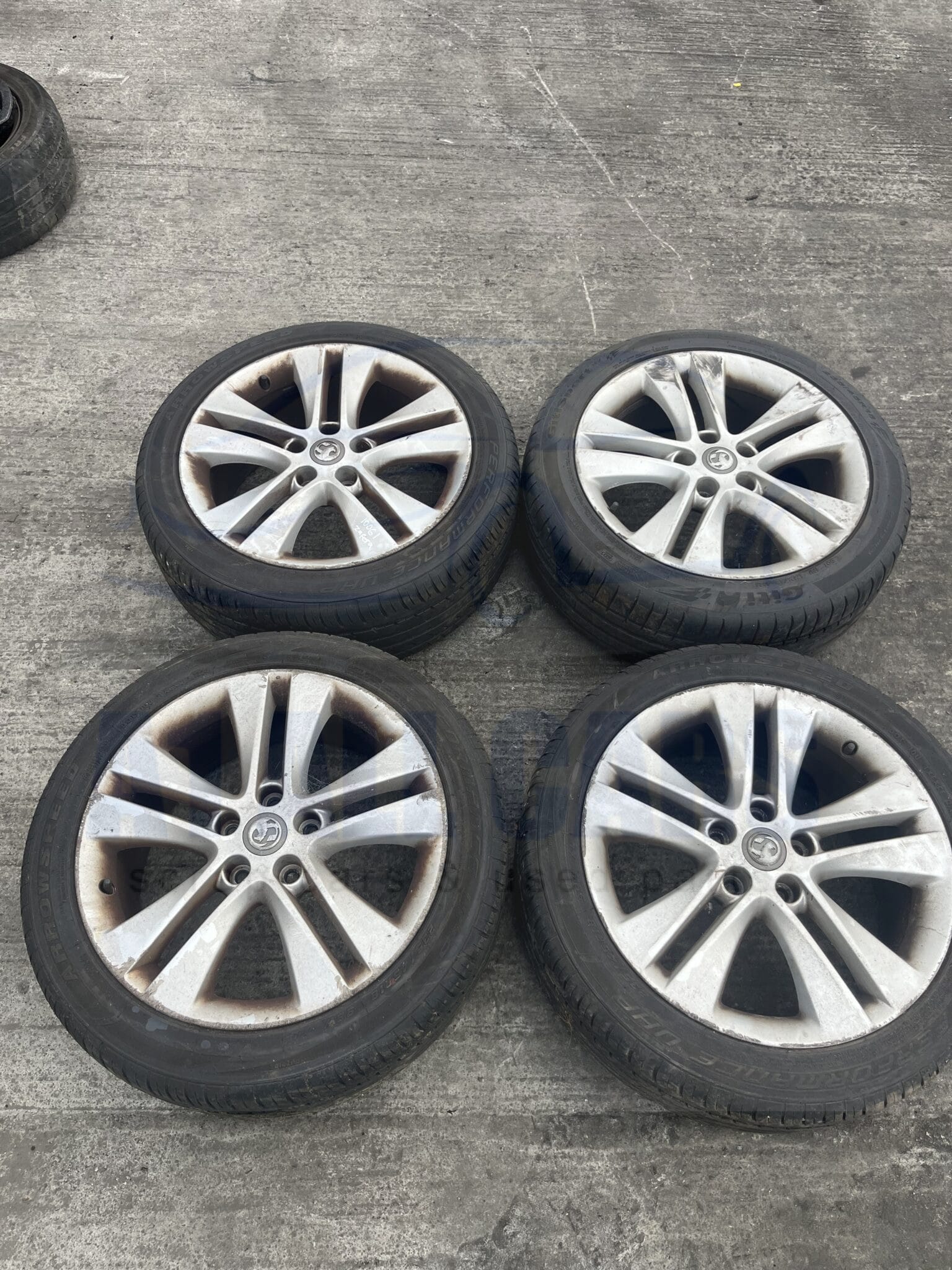 Vauxhall Zafira Tourer 2012-2017 Full Set Of 18″ Alloy Wheels And Tyres – 235/45/18