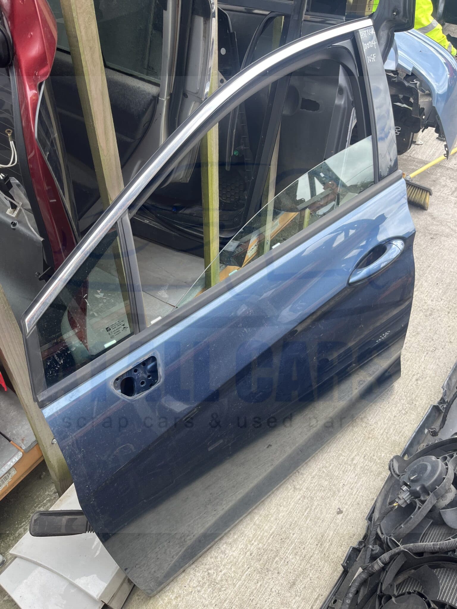 Vauxhall Astra 2015-2021 5 Door Hatchback / Estate Near Side Front Door – Blue Z22S Colour Code ( Call Office For Delivery Quote )