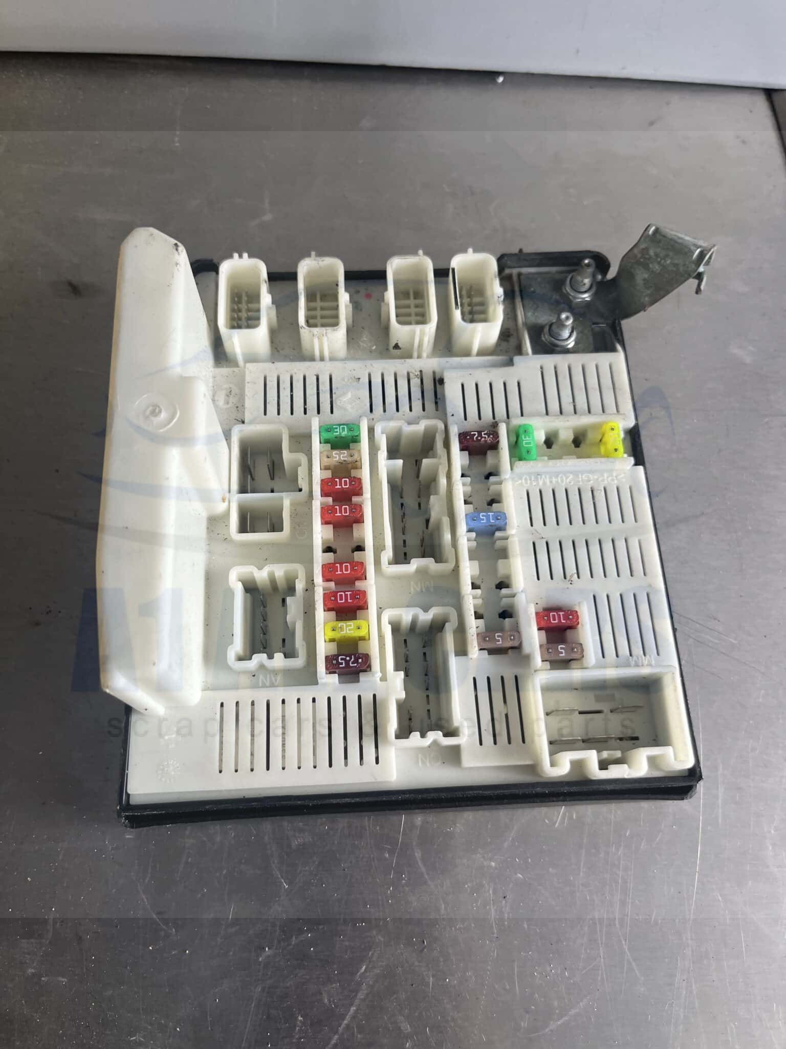 Renault Kangoo 2009-2013 Fuse Box – 8201044238