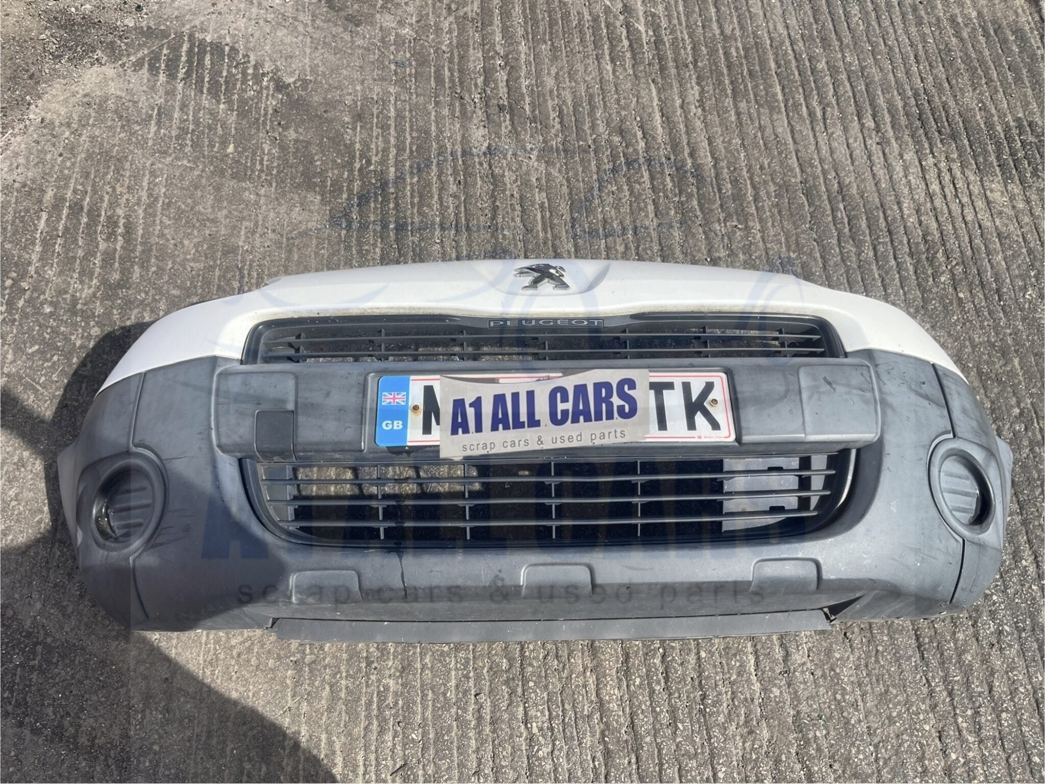 Peugeot Partner 2008-2012 Front Bumper – White / Black