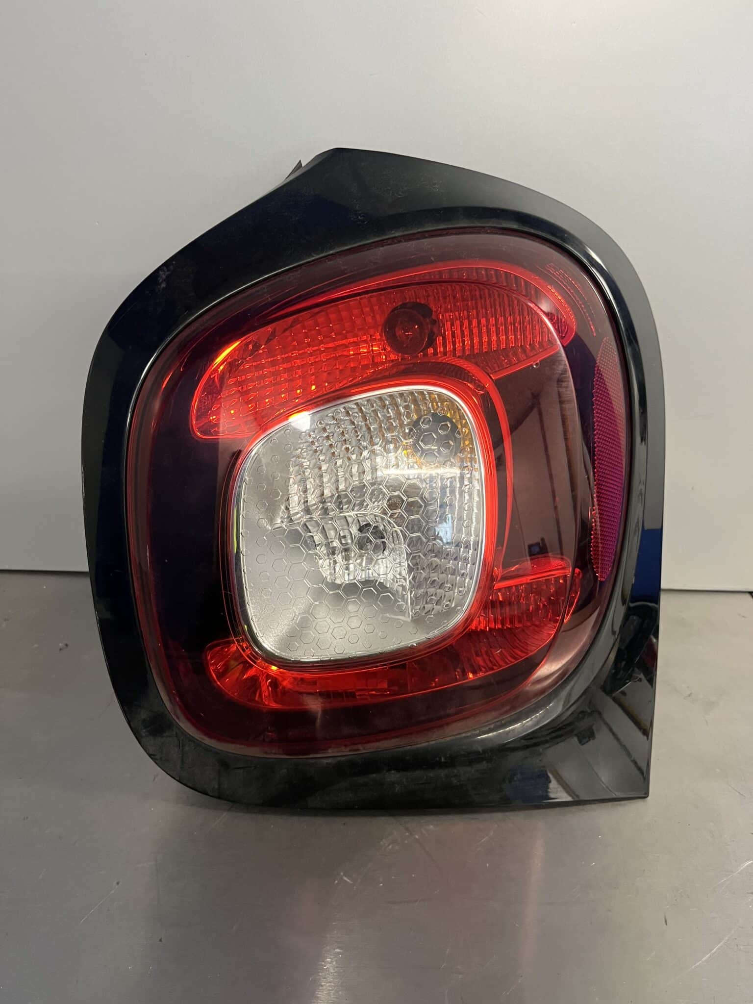 Smart ForFour 2015-2020 Hatchback Off Side Taillamp – 265502707R