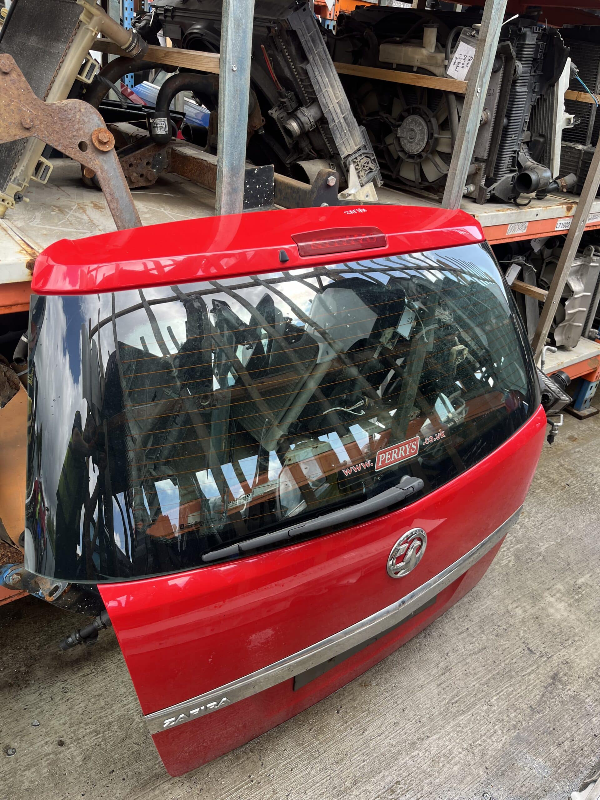 Vauxhall Zafira 2005-2013 5 Door MPV Tailgate – Red Z50B Colour Code ( Call Office For Delivery Quote )
