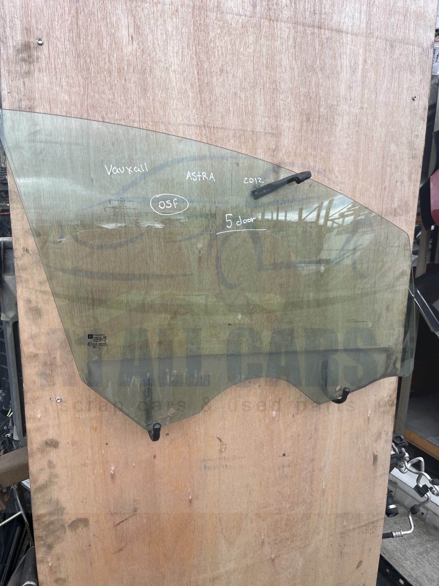 Vauxhall Astra 2010-2015 5 Door Hatchback / Estate Off Side Front Door Glass