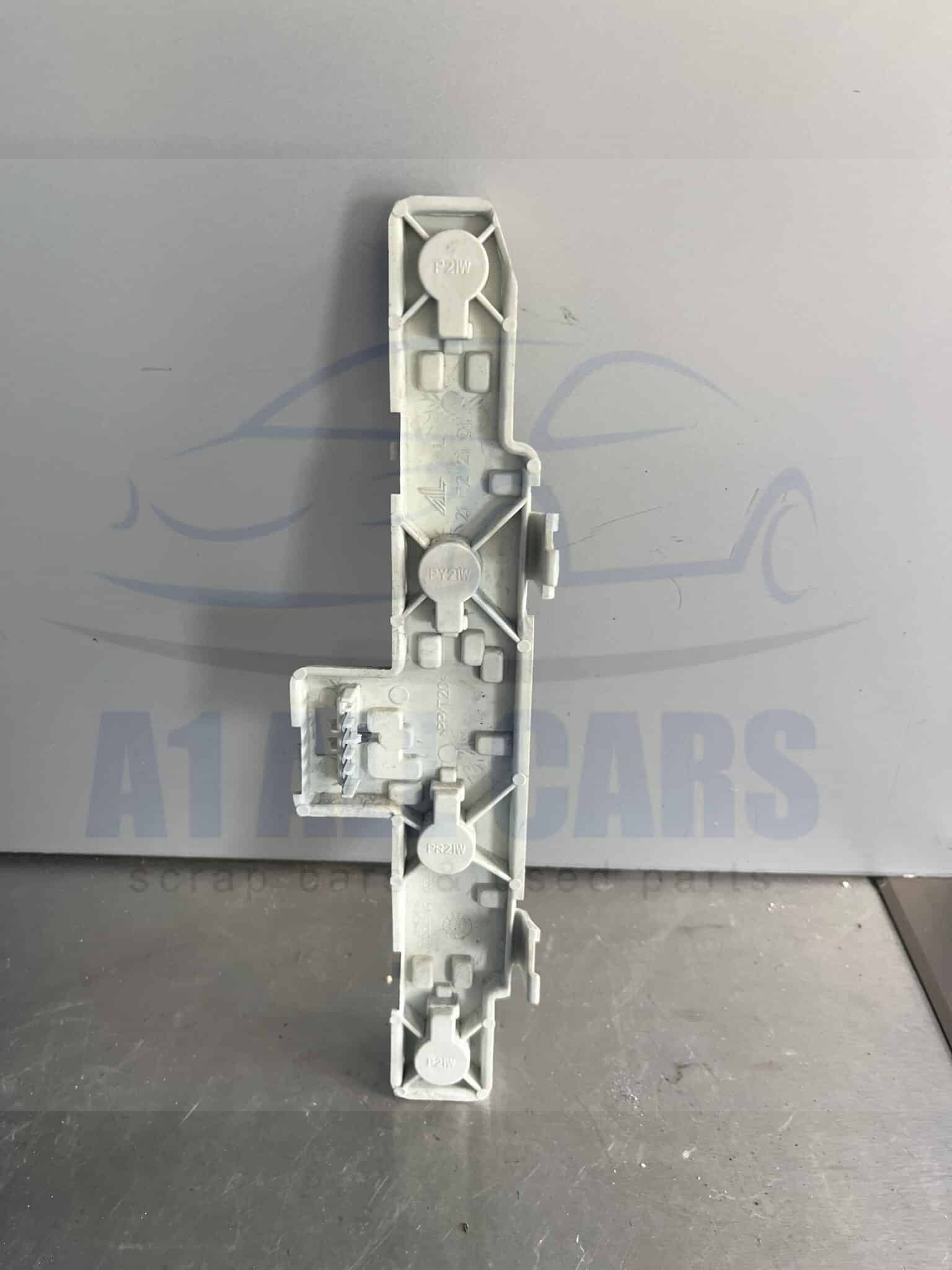 Vauxhall Zafira 2008-2014 Near Side Rear Bulb Holder – 21722101