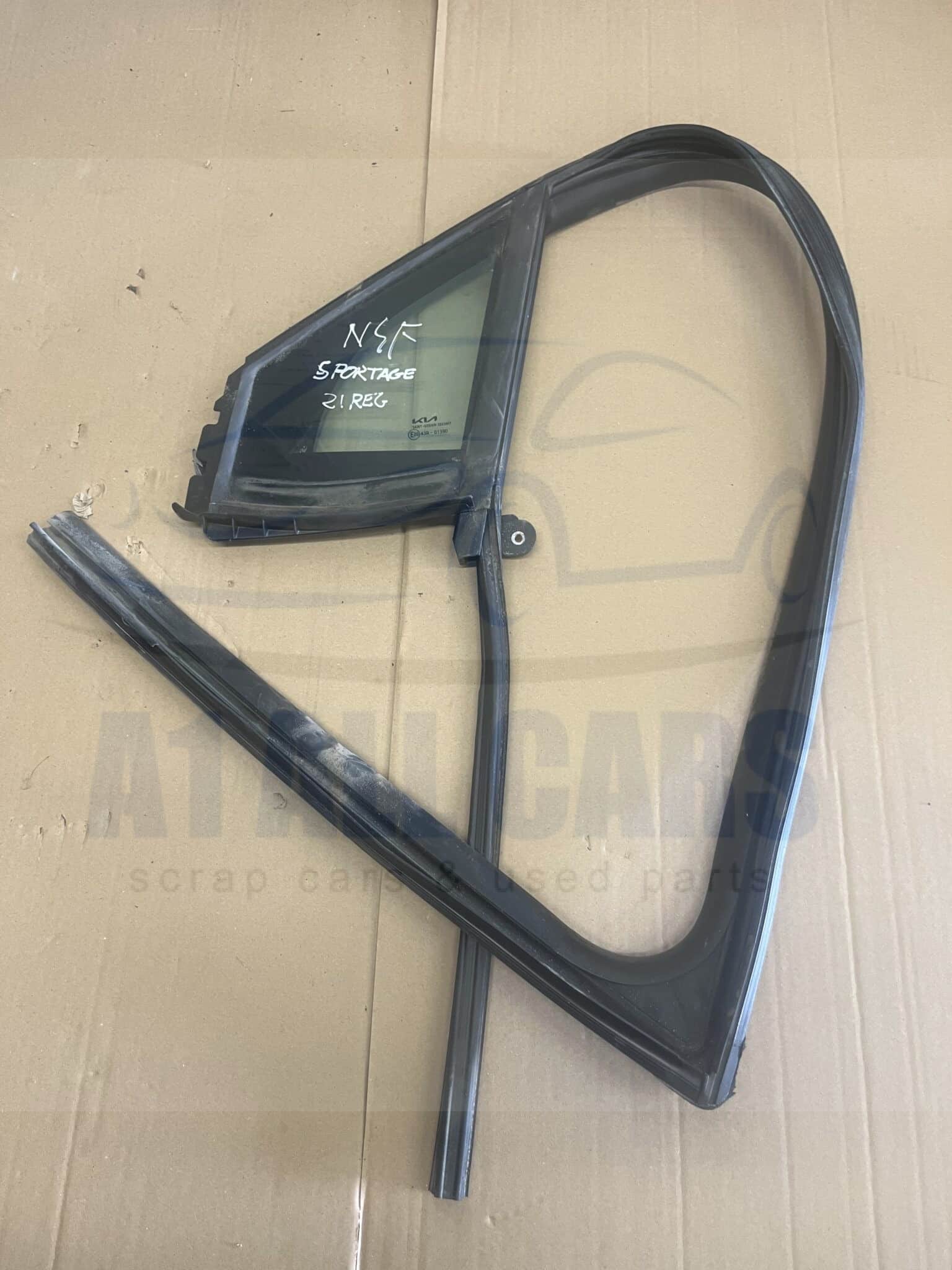 KIA Sportage 2021> MK5 5 Door Hatchback Near Side Front 1/4 Glass