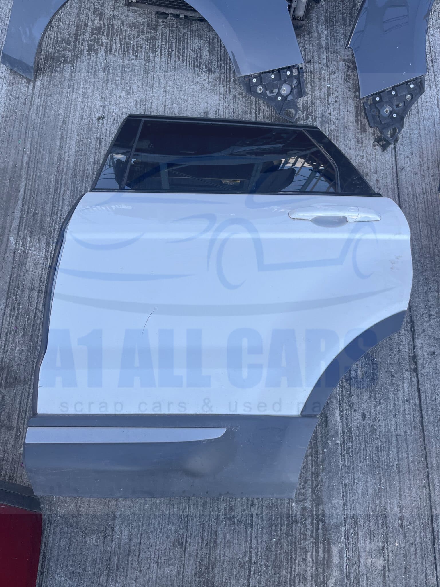 Range Rover Evoque 2011-2018 5 Door Hatchback Near Side Rear Door – Fuji White LRC867 Colour Code