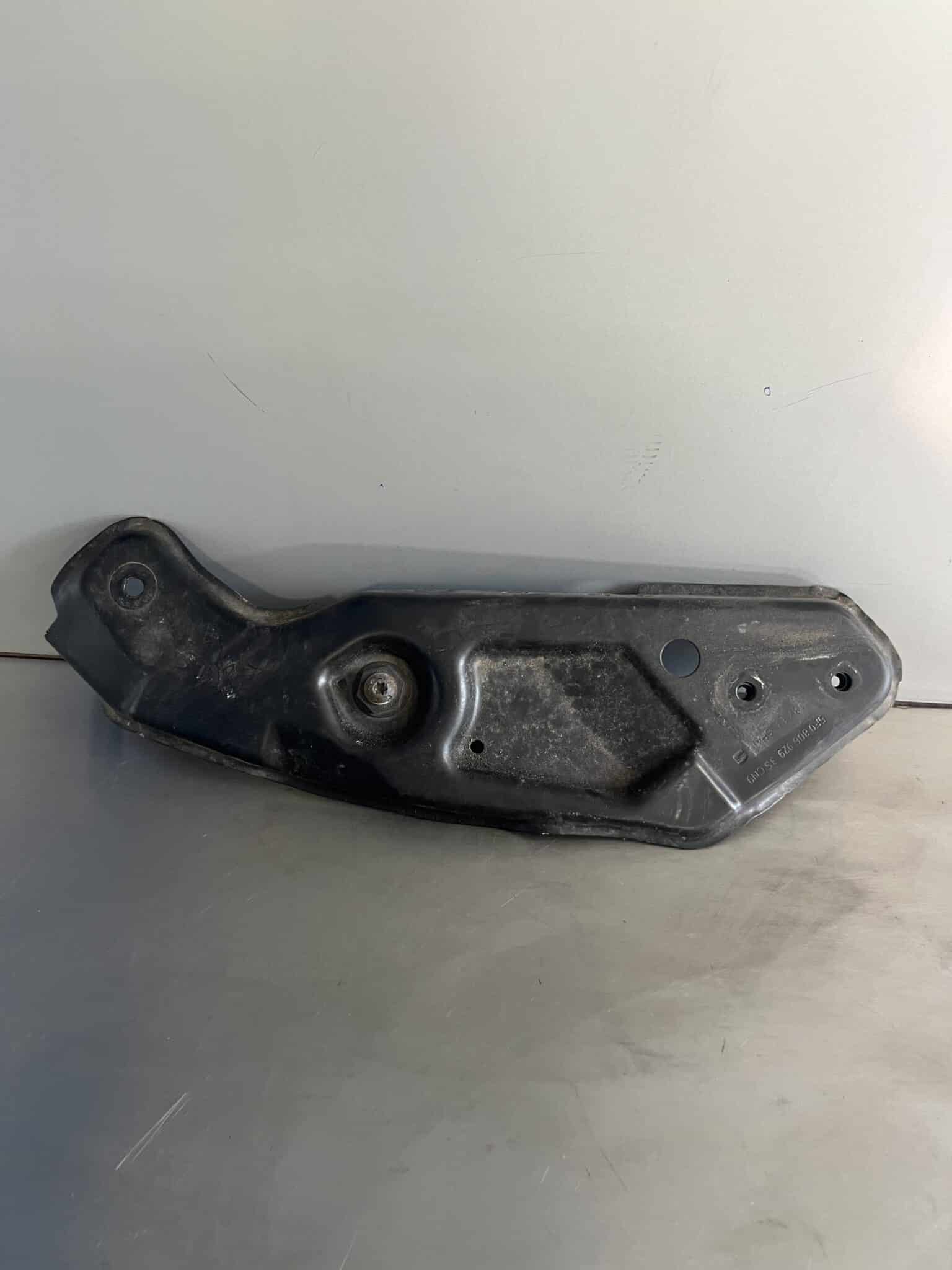 Seat Leon 2012-2017 Off Side Upper Headlamp Bracket – 5F0806929