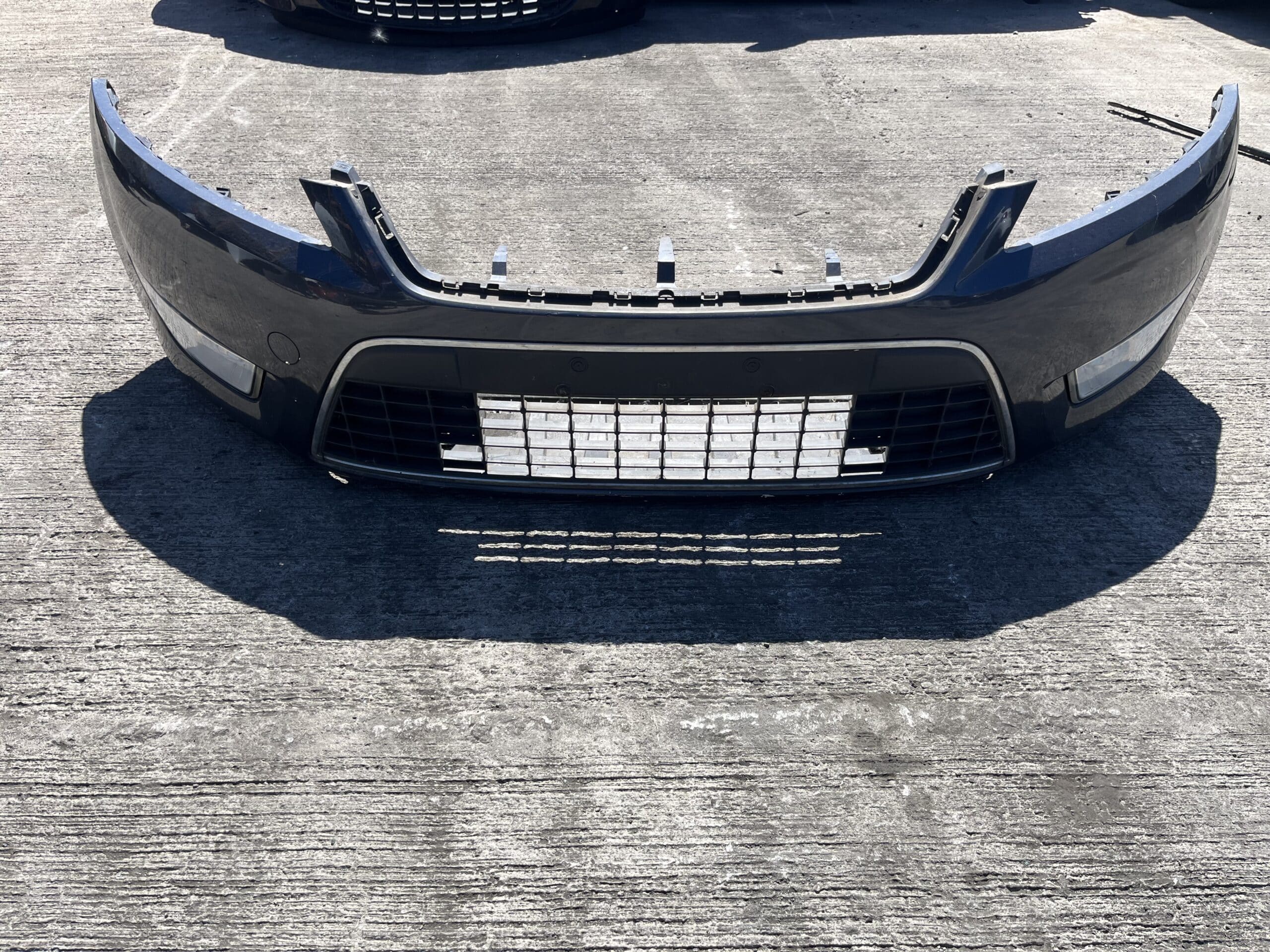 Ford Mondeo 2007-2010 Front Bumper With Fogs – Grey X6 Colour Code