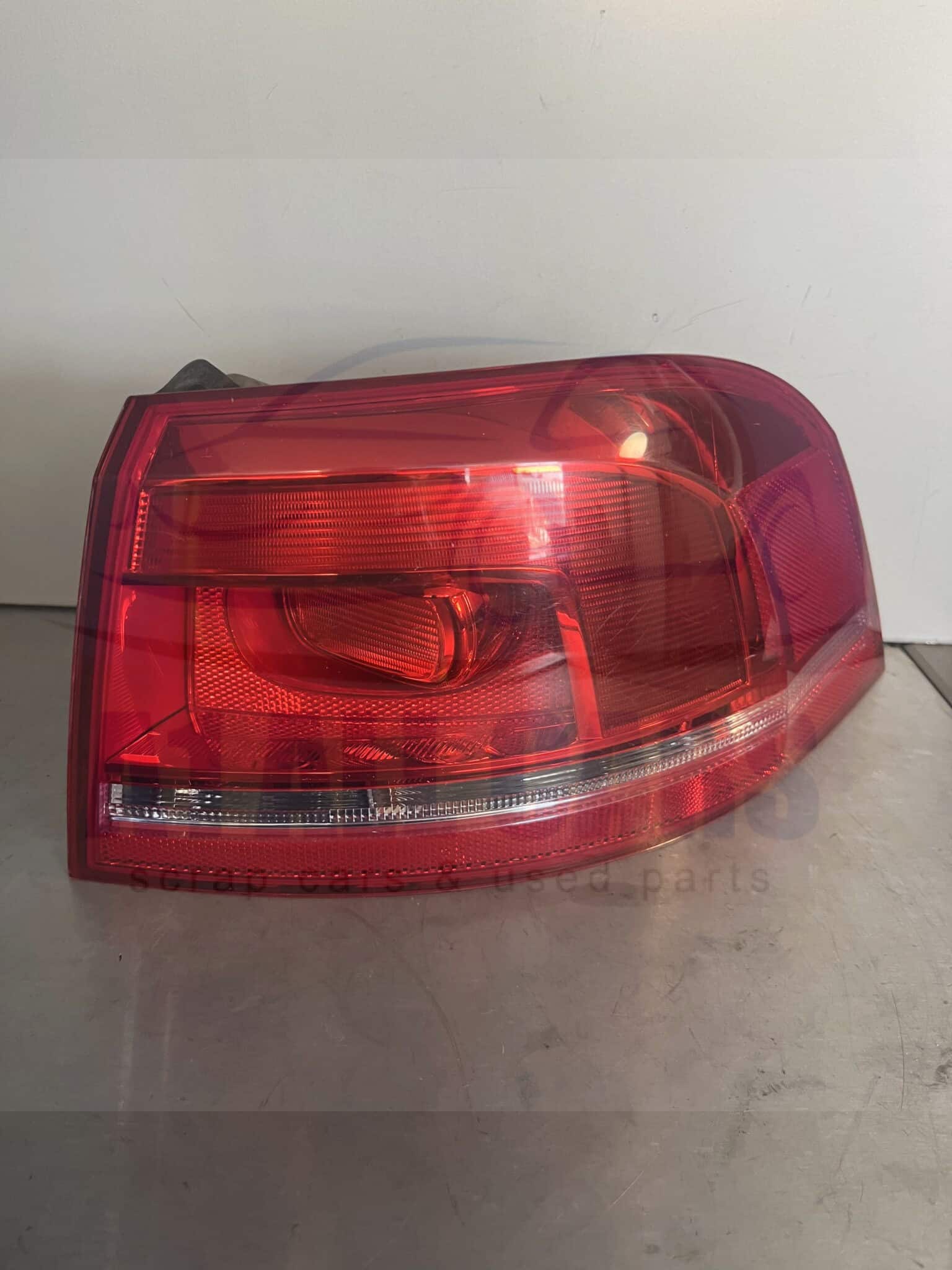 Volkswagen Passat 2010-2014 Estate Off Side Taillamp – 3AF945096E
