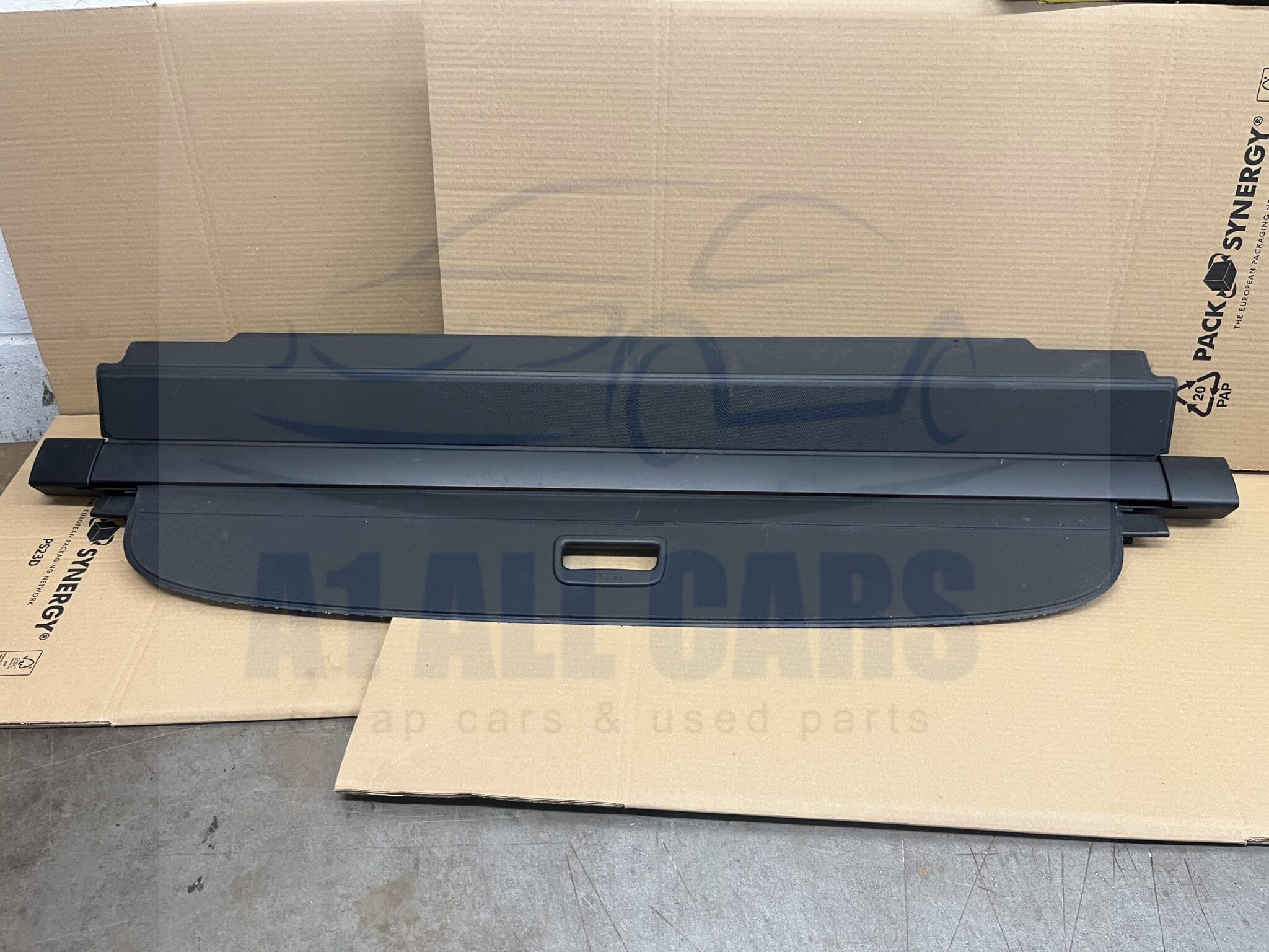 Skoda Octavia 2013-2017 5 Door Estate Roller Parcel Shelf