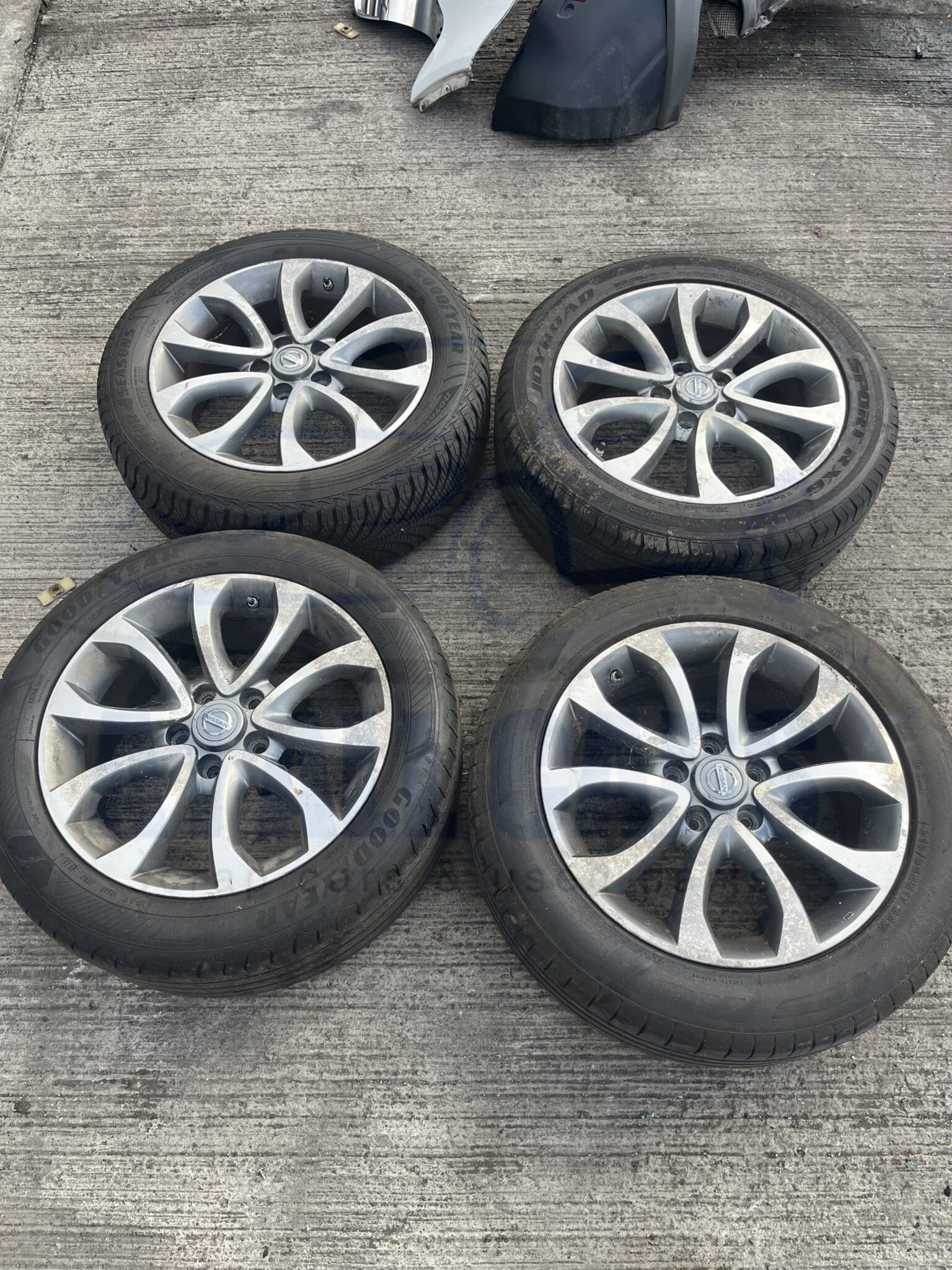 Nissan Juke 2010-2019 Full Set Of 17″ Alloy Wheels With Tyres – 215/55/17