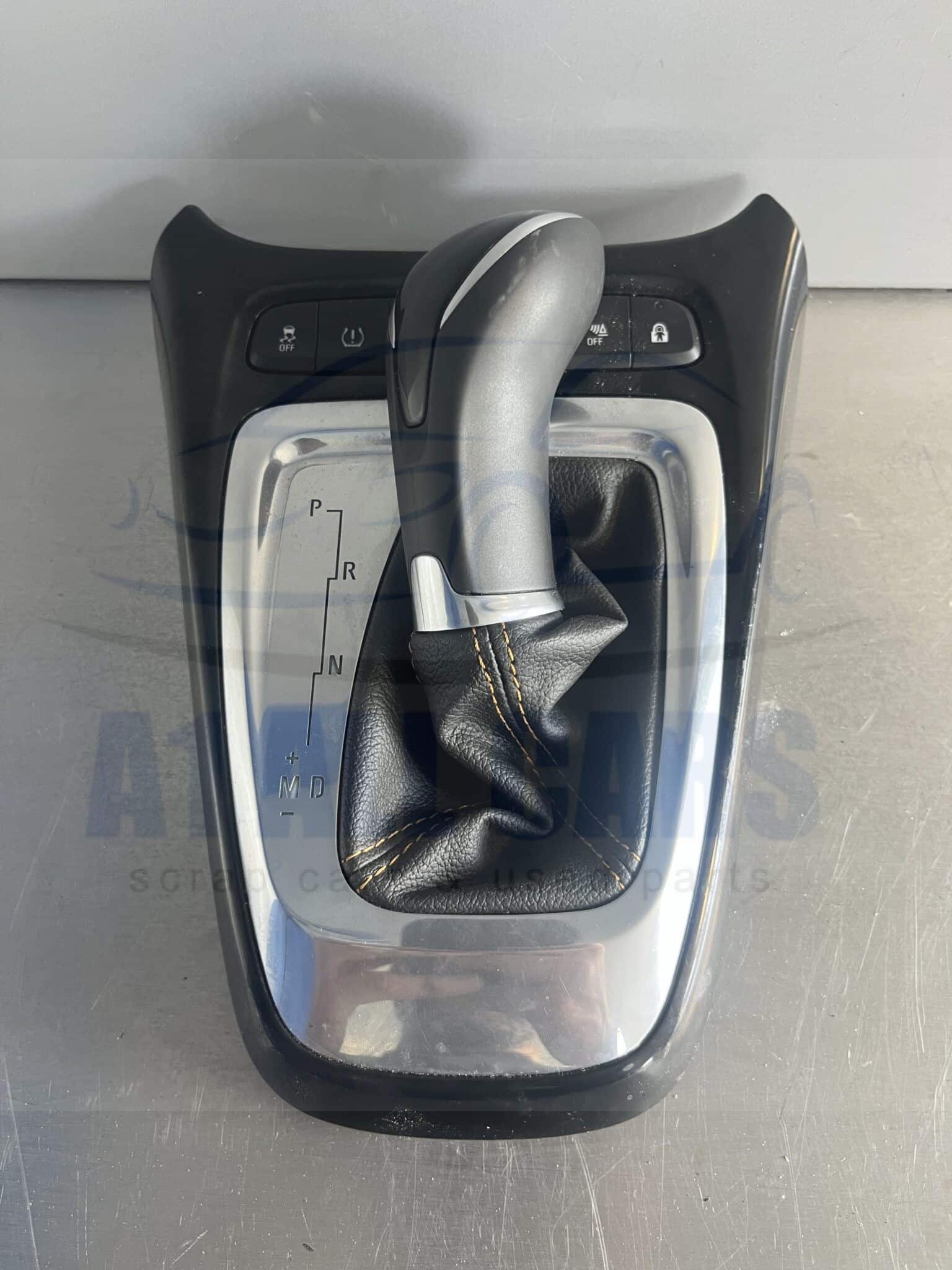 Vauxhall Crossland 2017-2021 Automatic Gear Knob And Gaiter – 39157036