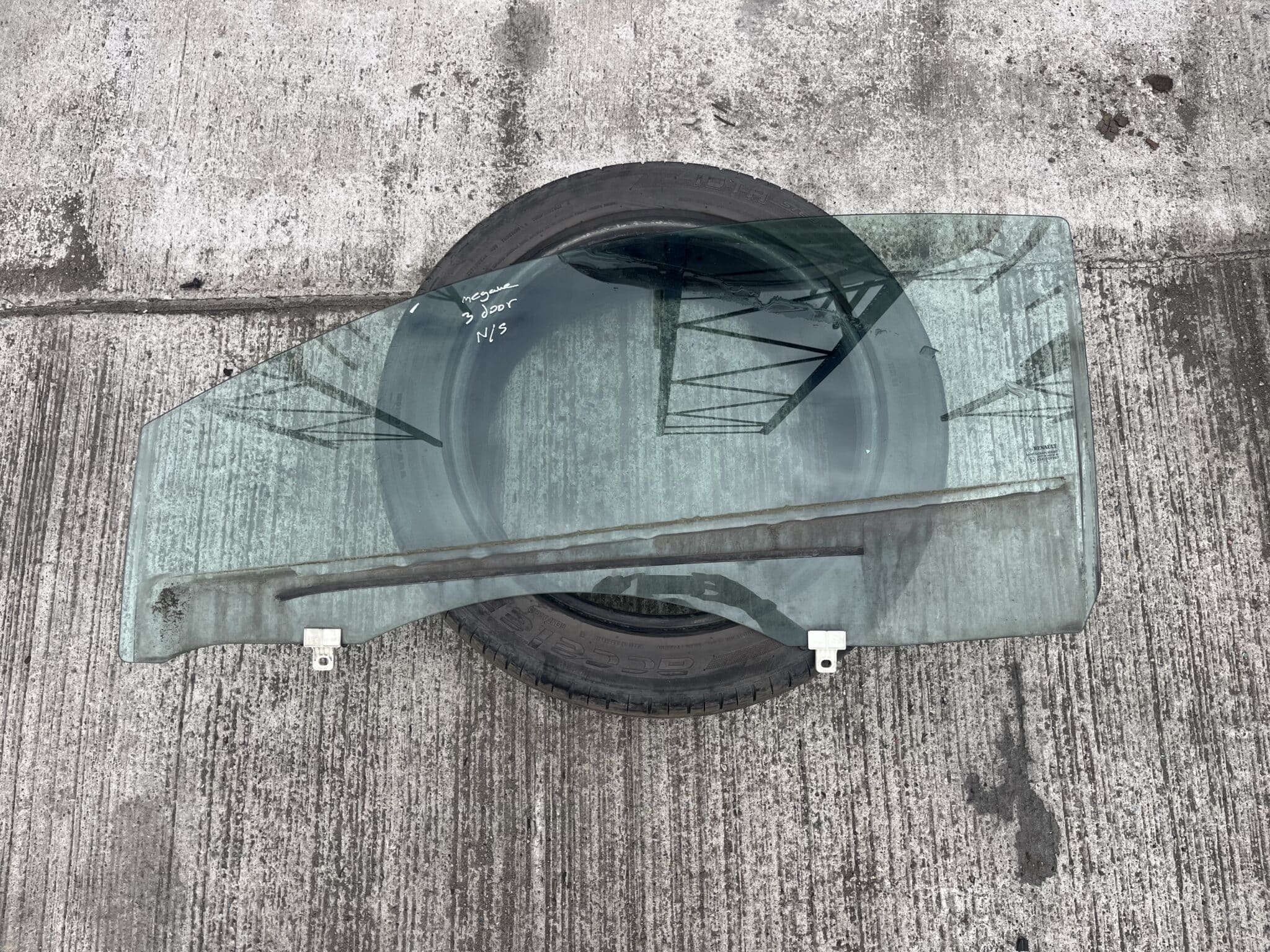 Renault Megane Coupe 2008-2014 3 Door Near Side Door Glass