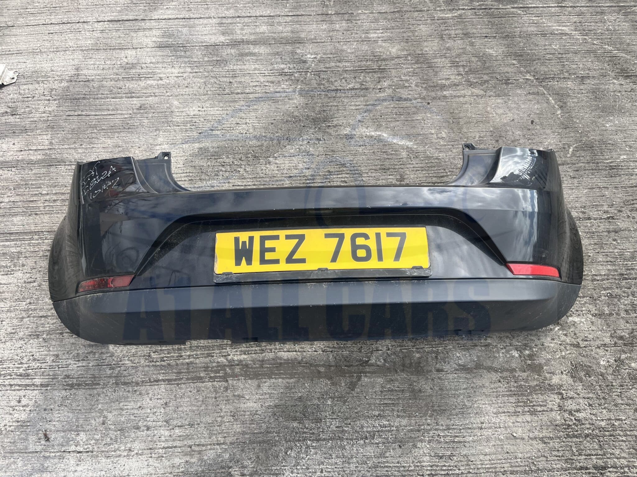 Seat Ibiza 2008-2012 3 Door Hatchback Rear Bumper – Black ( Cracked Reflector )