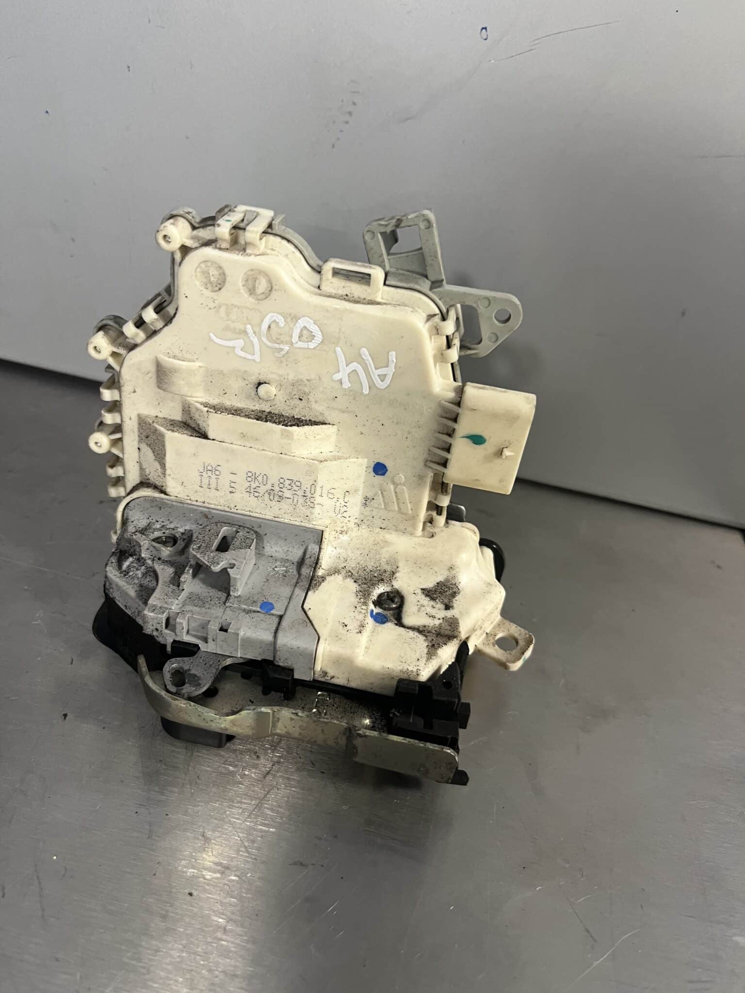 Audi A4 2008-2015 5 Door Saloon Off Side Rear Door Locking Mechanism – 8K0839016C
