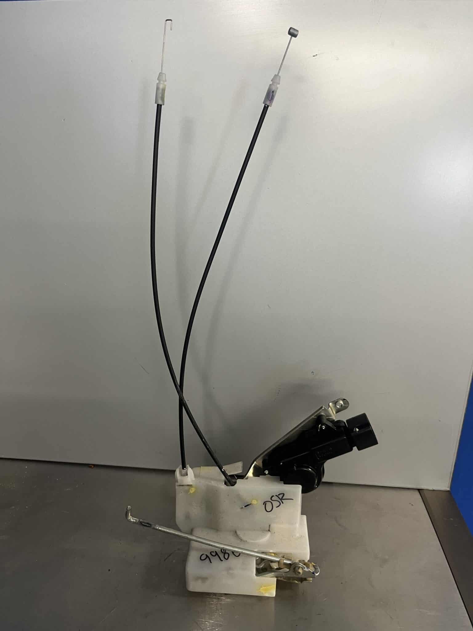 Suzuki Alto 2009-2015 5 Door Hatchback Off Side Rear Door Locking Mechanism – ( 2 Pin Plug )