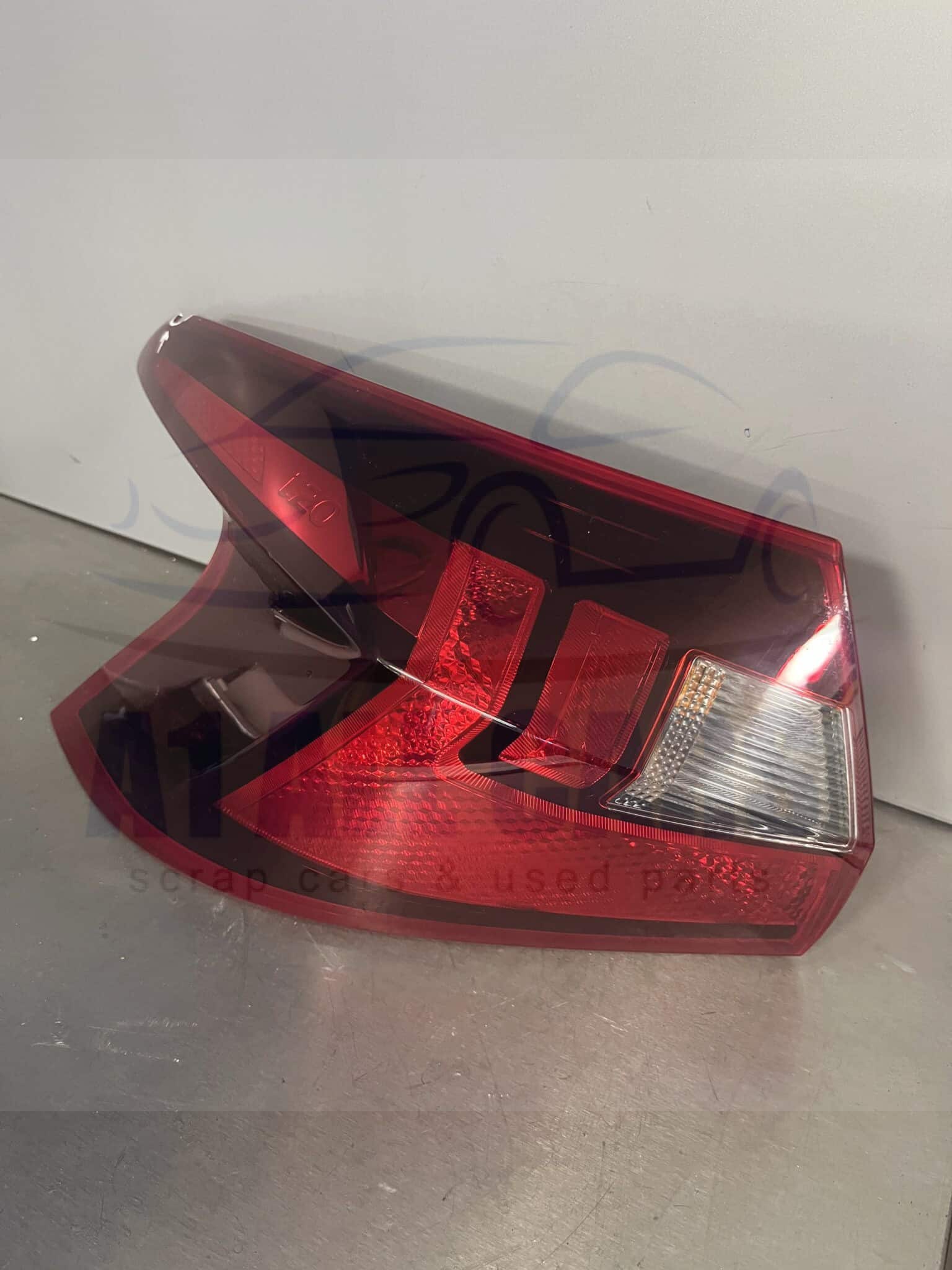 Hyundai i20 2020-2025 5 Door Hatchback Near Side Taillamp – 92401-Q0000 ( Small Crack See Pics )