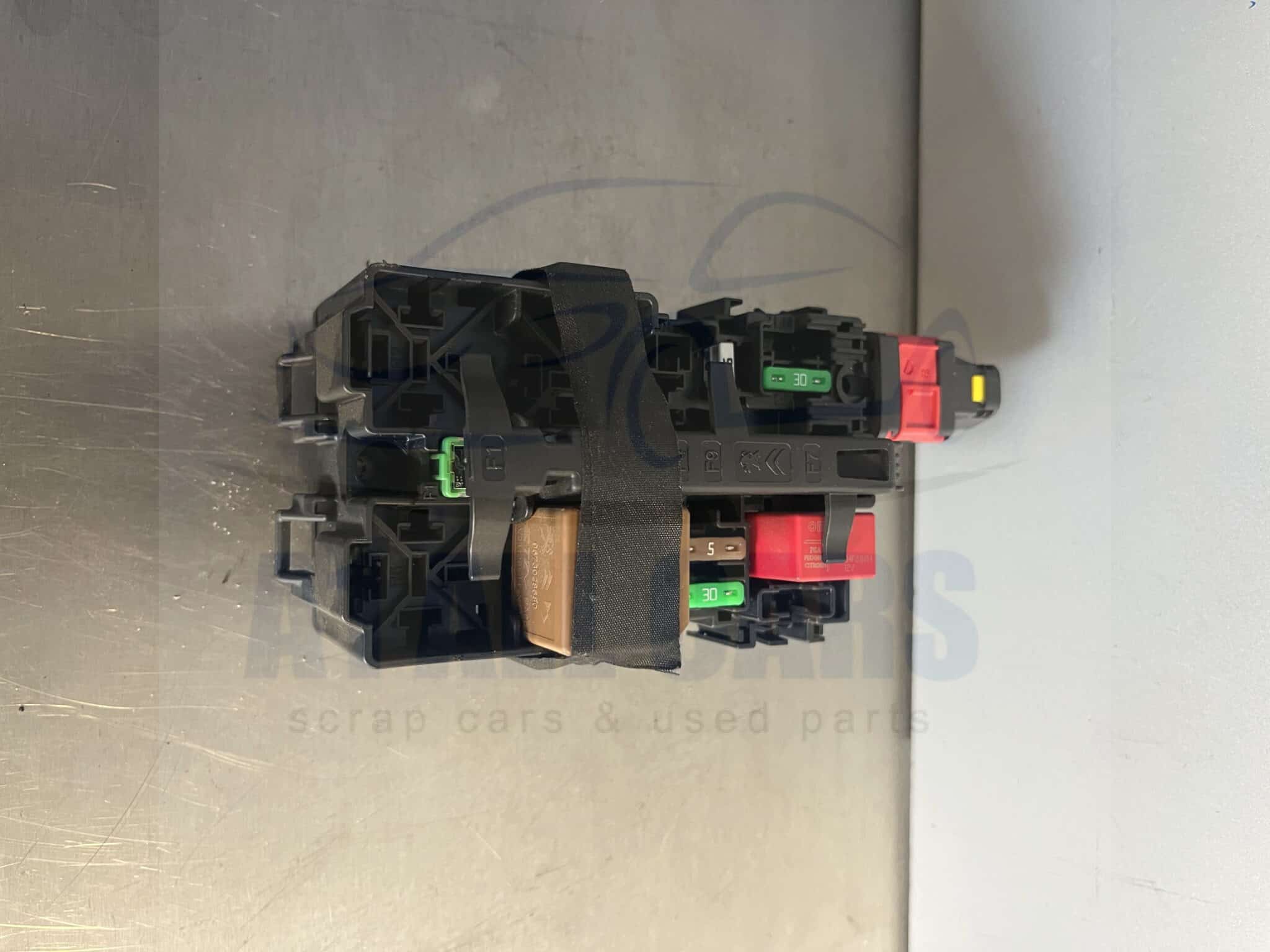 Vauxhall Mokka 2020-2025 Fuse Box – 9806192580