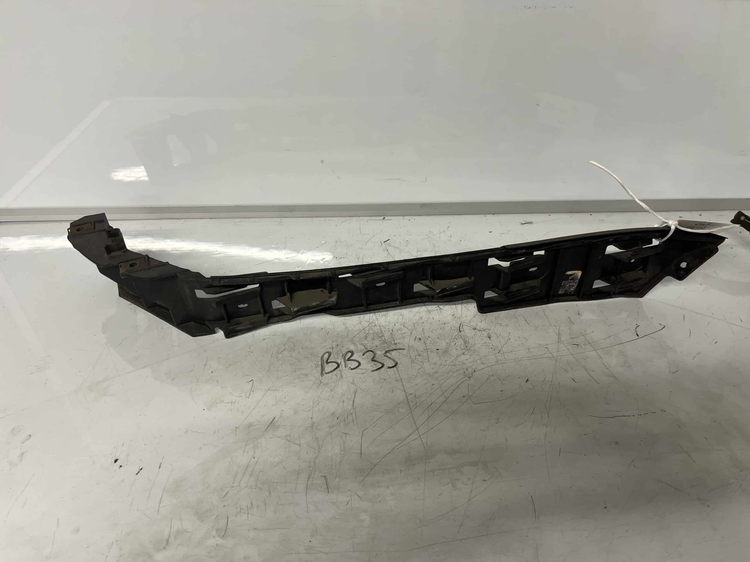 Volkswagen Golf 2004-2012 5 Door Estate Off Side Rear Bumper Bracket – 1K9807394