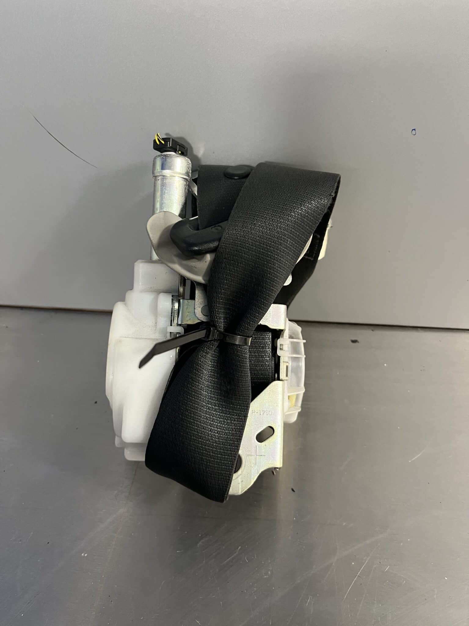 Toyota Auris 2013-2018 5 Door Hatchback Near Side Front Seatbelt – 7P2770-P