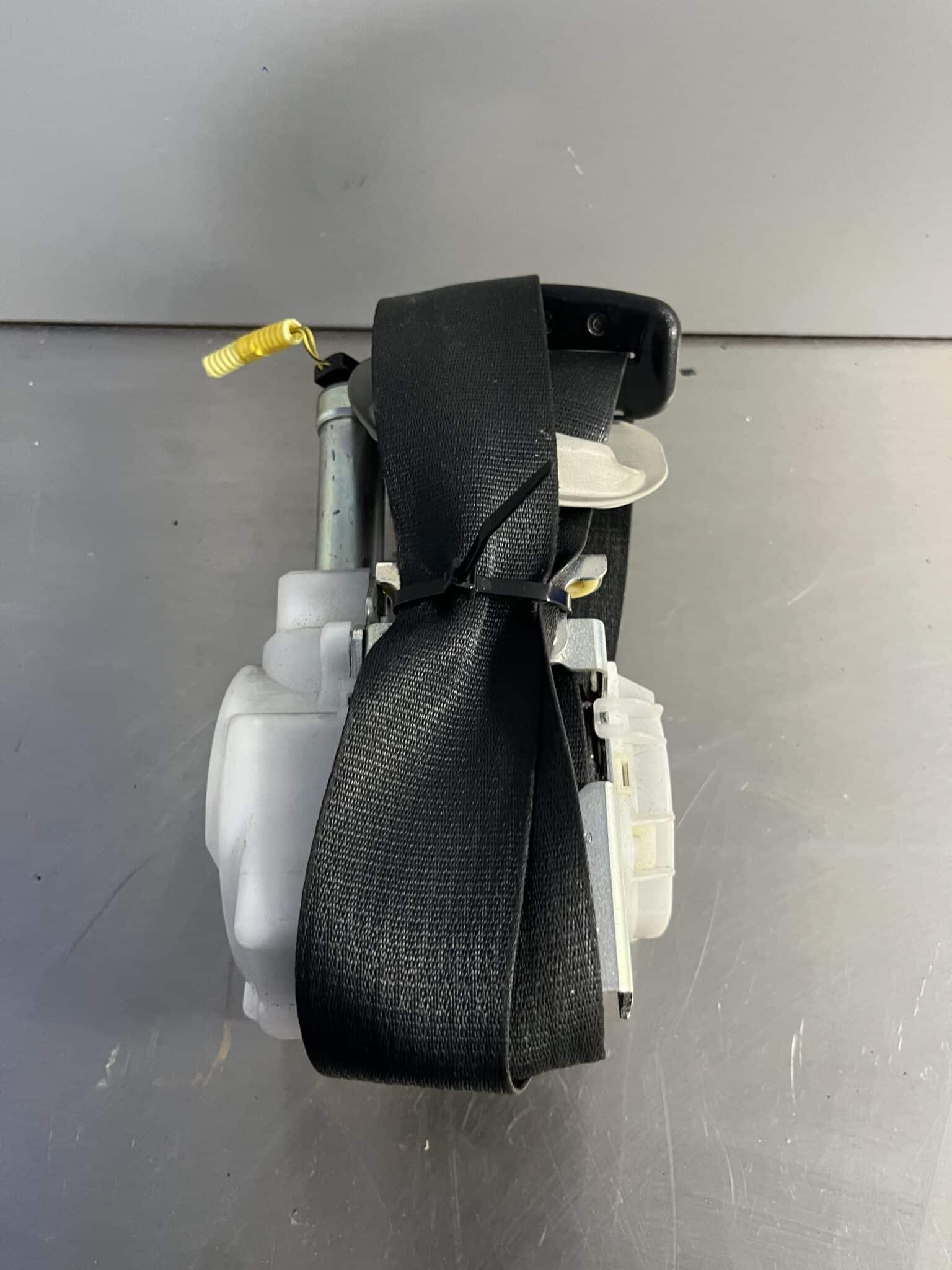 Toyota Auris 2013-2018 5 Door Hatchback Off Side Front Seatbelt – 7P1770-P