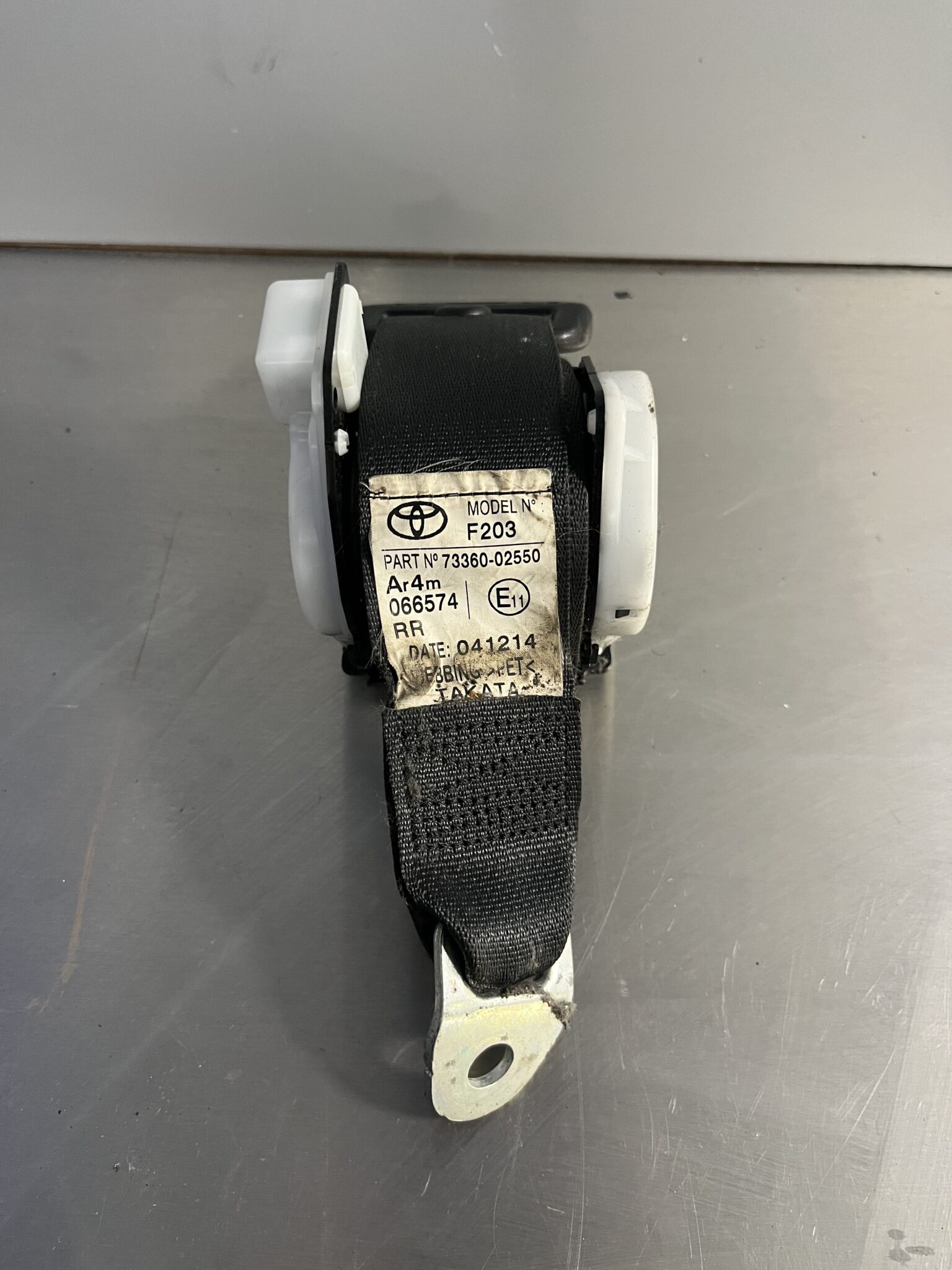 Toyota Auris 2013-2018 5 Door Hatchback Off Side Or Near Side Rear Seatbelt ( Universal ) 73360-02550