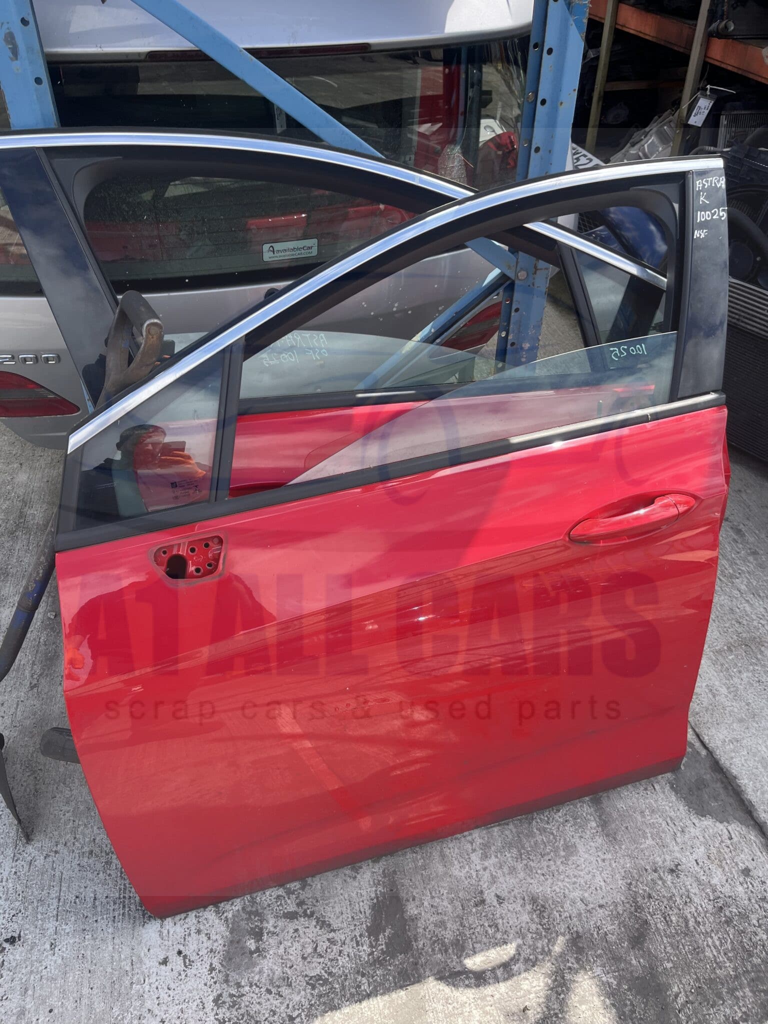 Vauxhall Astra 2015-2021 5 Door Hatchback / Estate Near Side Front Door – Red Z50B Colour Code ( Call Office For Delivery Quote )