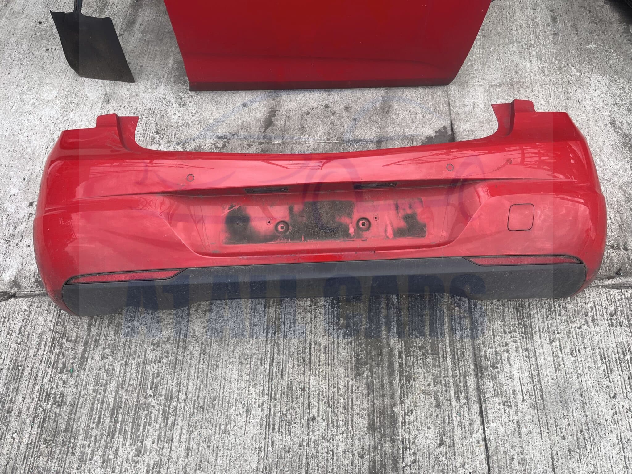 Vauxhall Astra 2015-2021 5 Door Hatchback Rear Bumper With Sensors – Red Z50B Colour Code