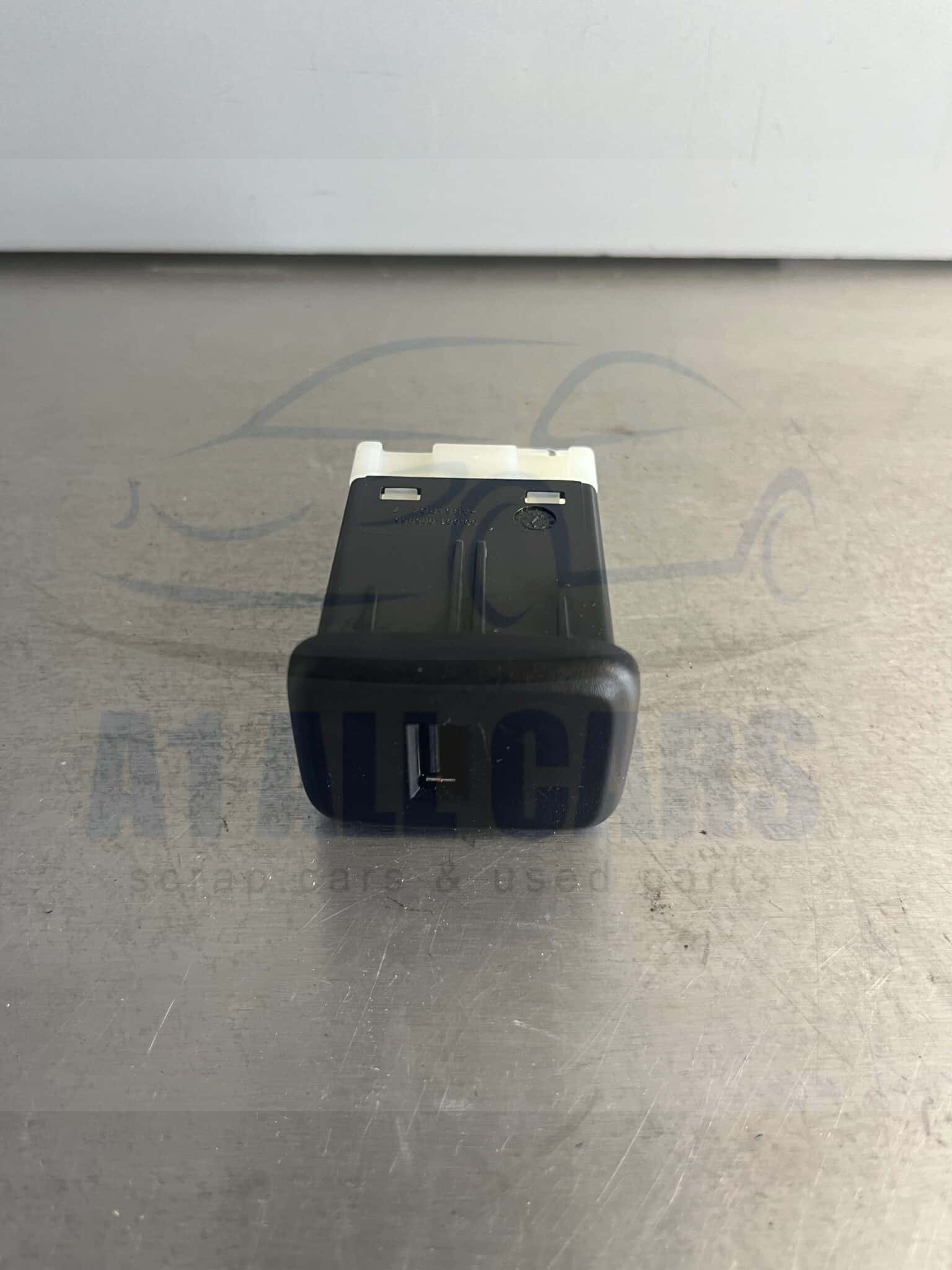 Vauxhall Crossland 2017-2024 USB Port – 13519246