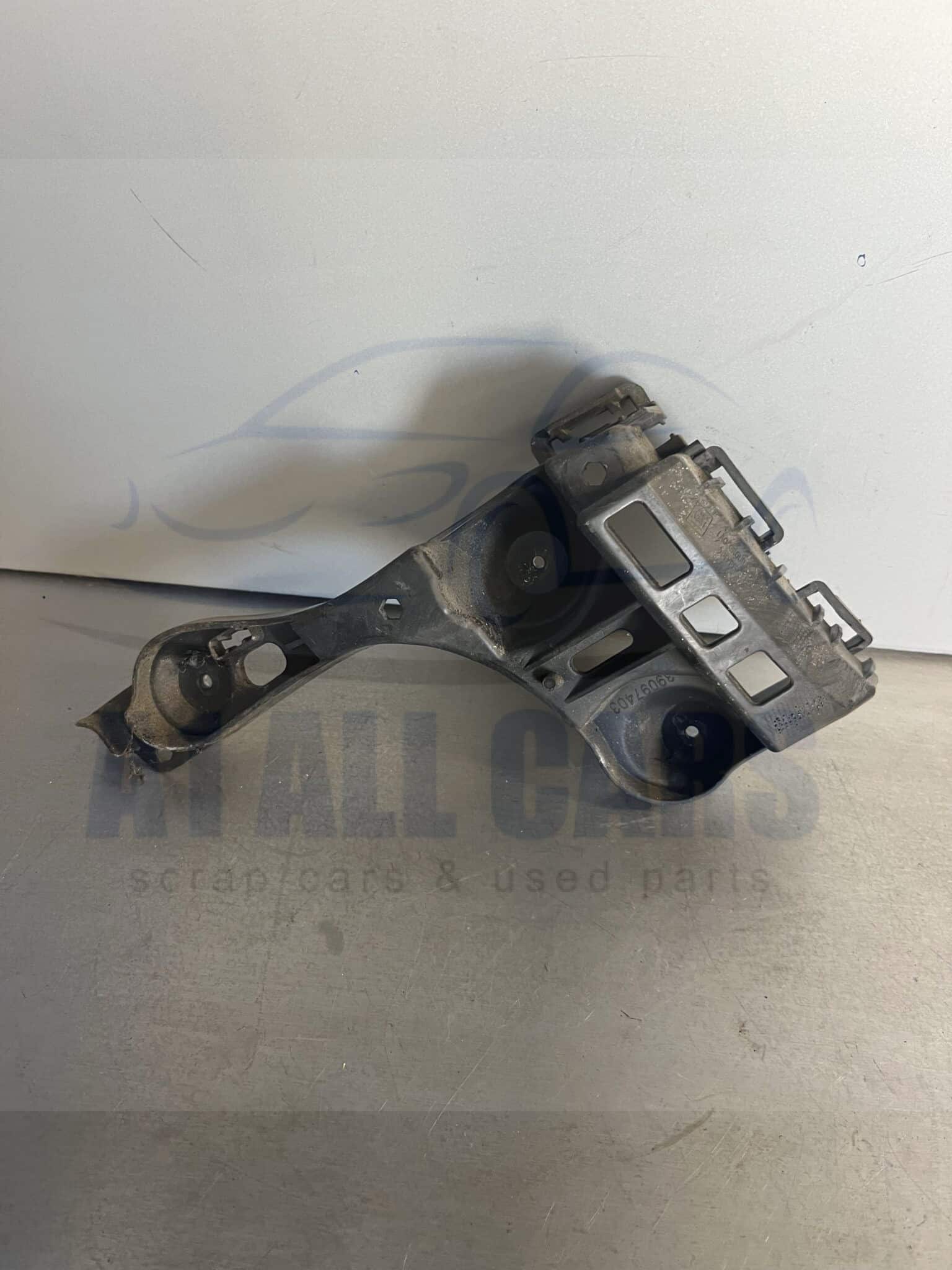 Vauxhall Crossland 2017-2021 5 Door Hatchback Off Side Rear Bumper Bracket – 39097403