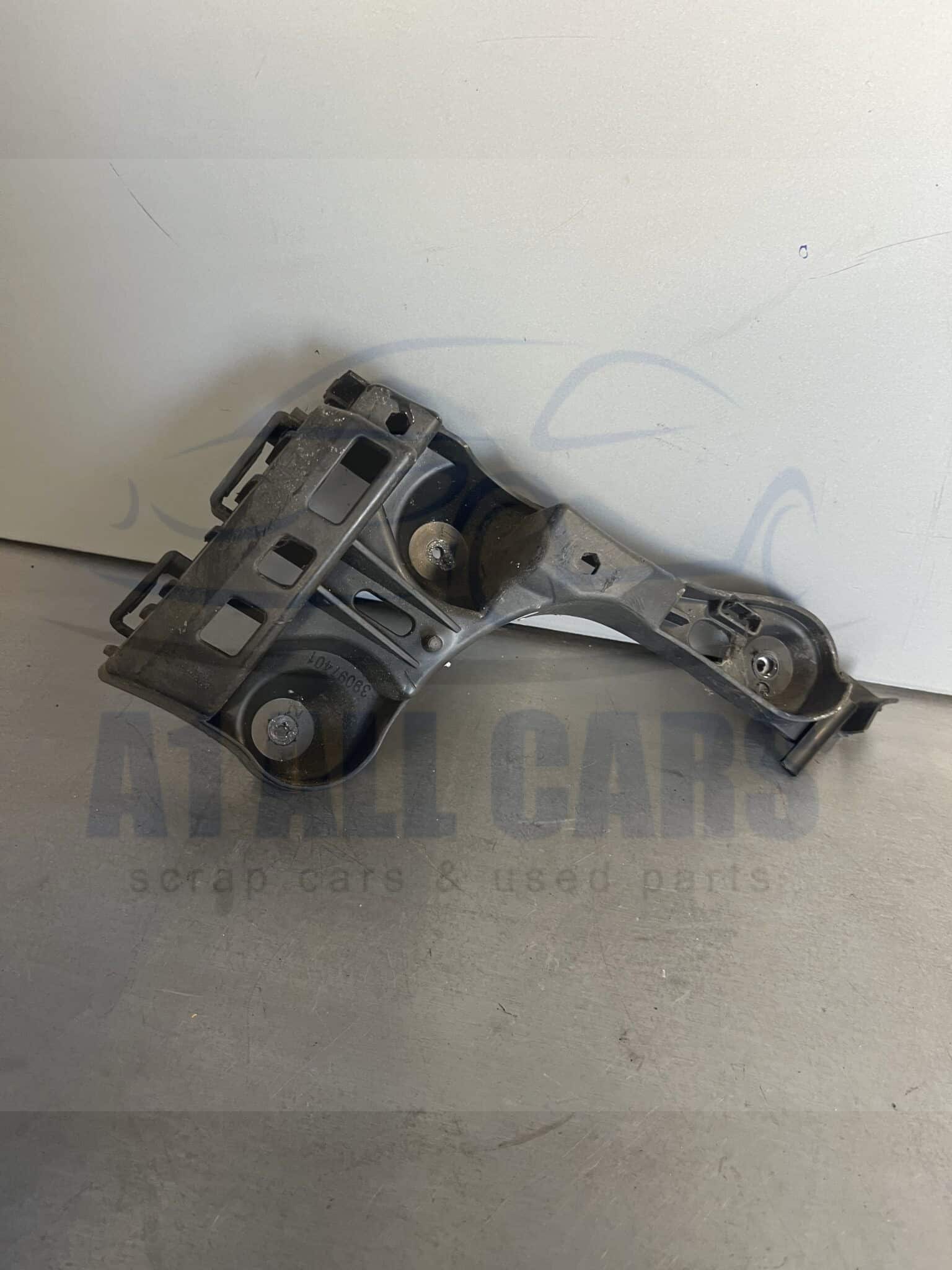 Vauxhall Crossland 2017-2021 5 Door Hatchback Near Side Rear Bumper Bracket – 39097401
