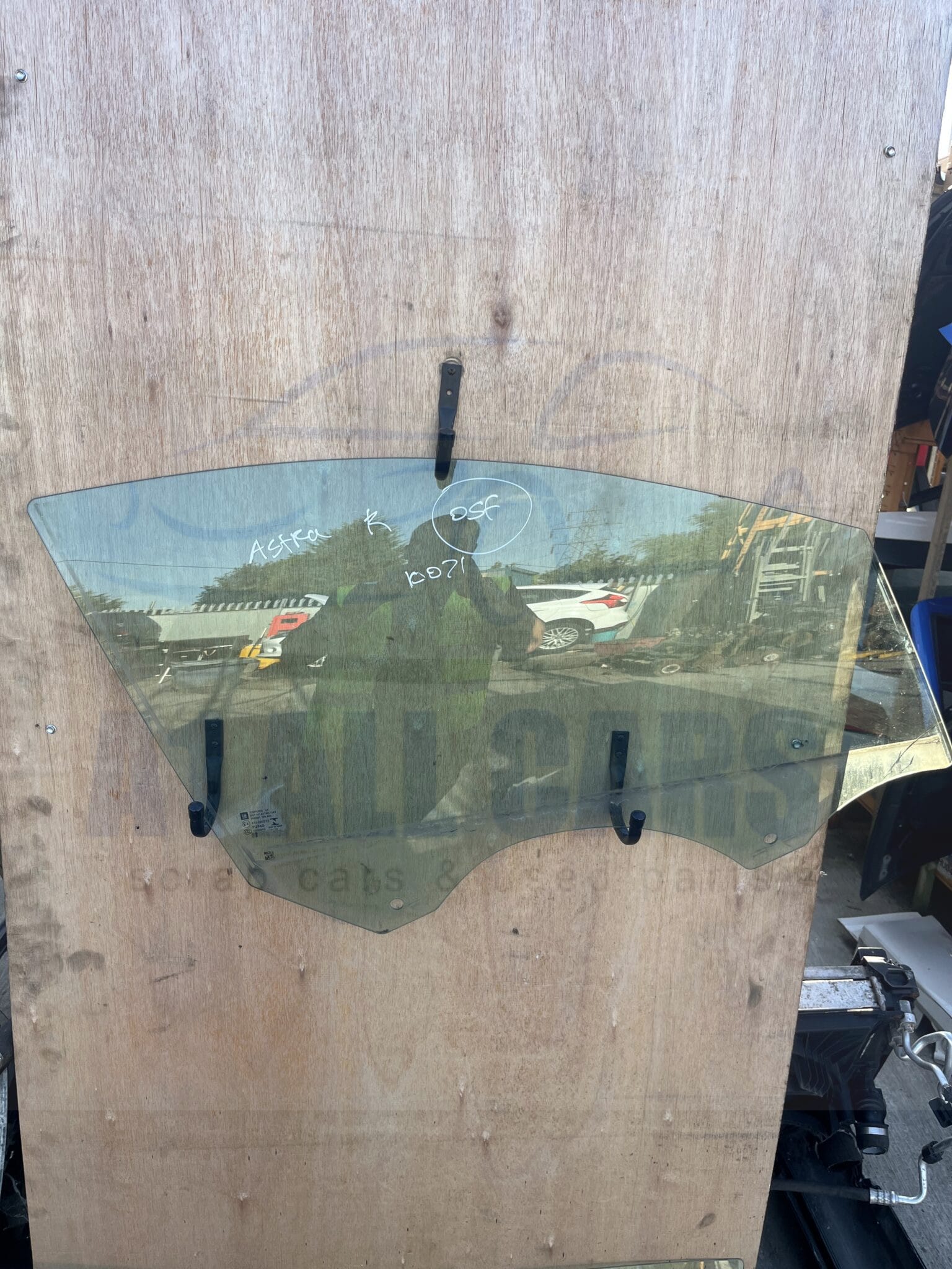 Vauxhall Astra 2015-2021 ( K ) 5 Door Hatchback / Estate Off Side Front Door Glass