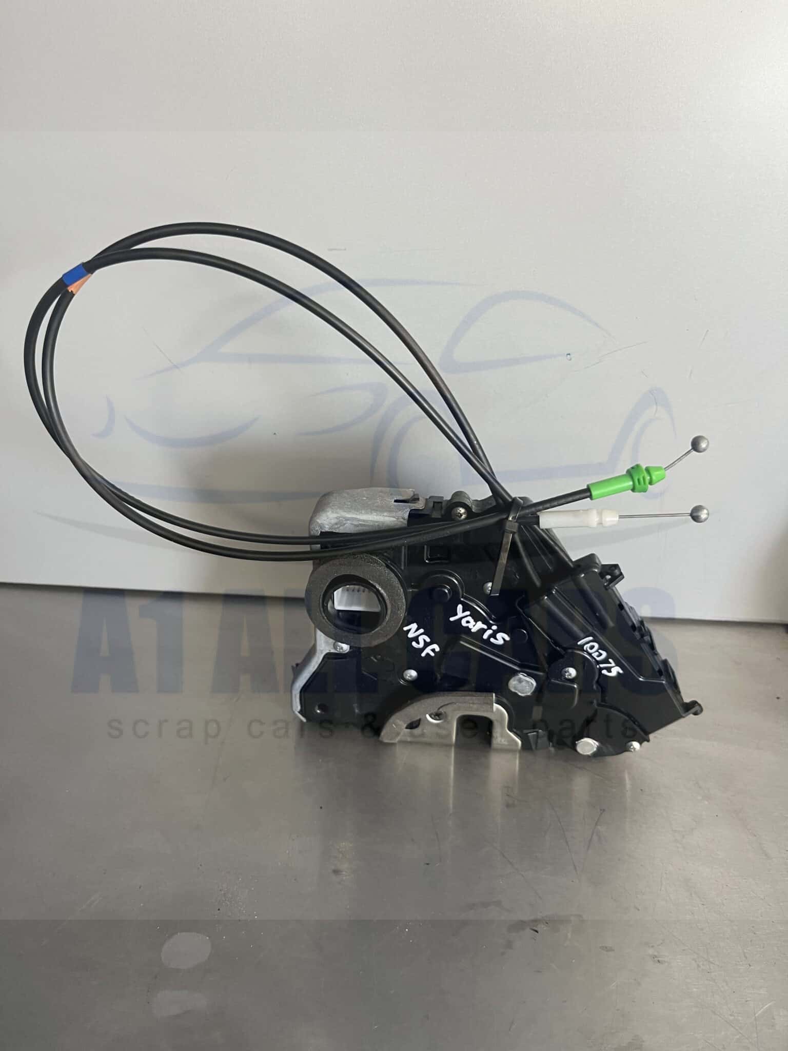 Toyota Yaris 2006-2011 3 Door Hatchback Near Side Door Locking Mechanism ( 10 Pin Plug )