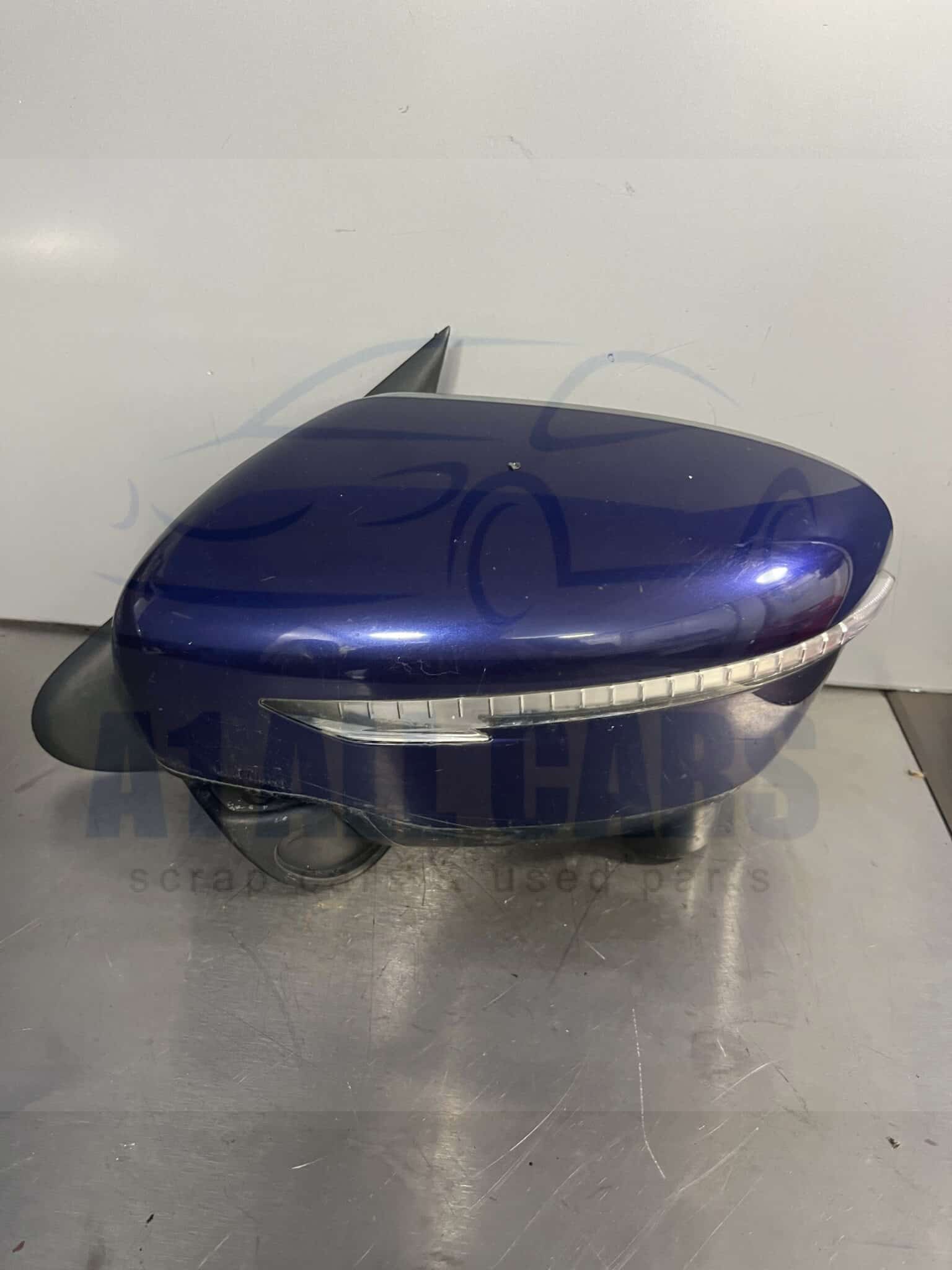 Nissan Juke 2014-2019 Near Side Electric Door Mirror – Blue RBN Colour Code ( Camera And Power Fold )