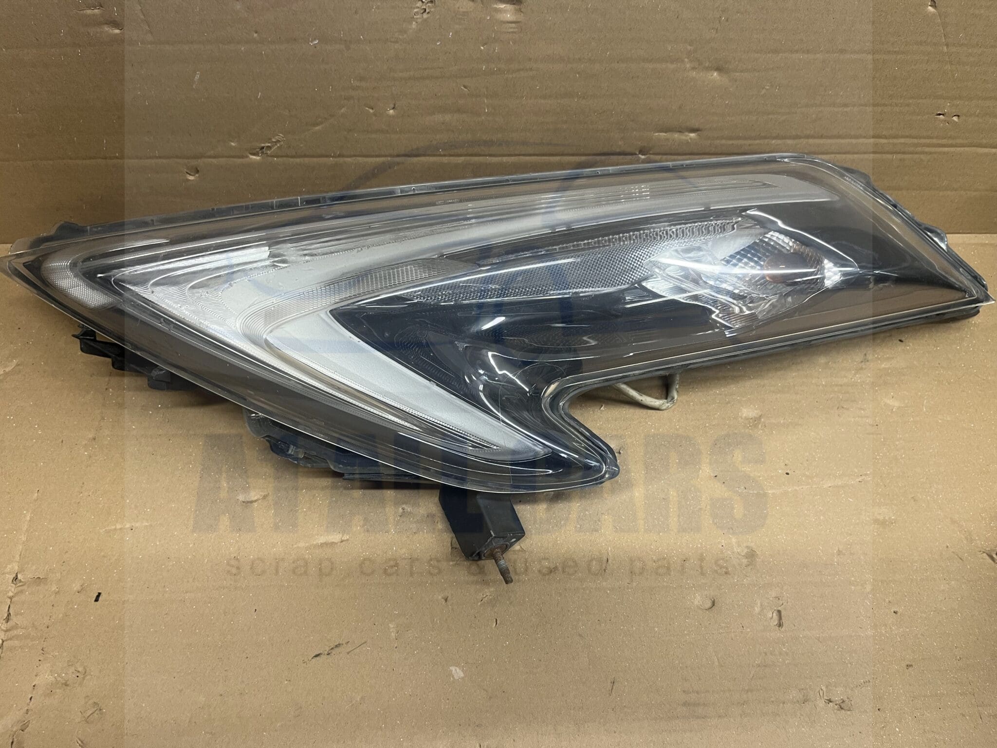 Nissan Juke 2014-2019 Near Side Upper Headlamp – 26125BV80A