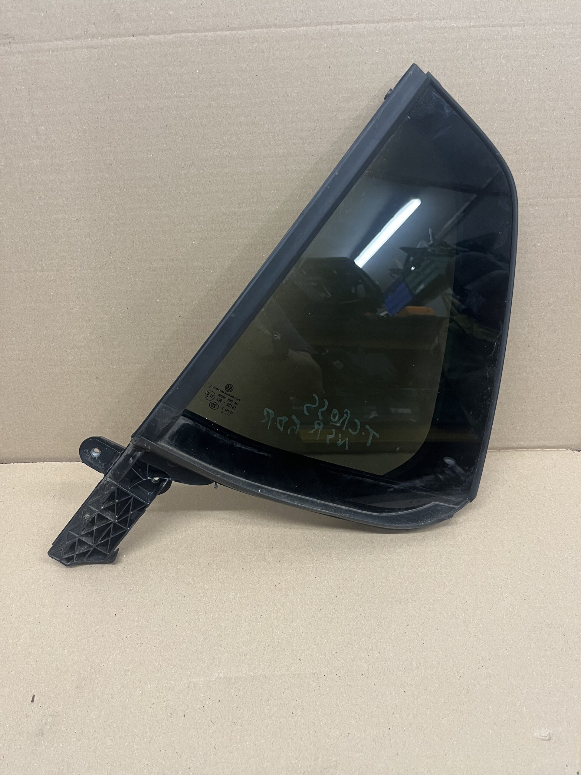 Volkswagen T-Cross 2019-2024 5 Door Near Side Rear 1/4 Glass ( Tinted )