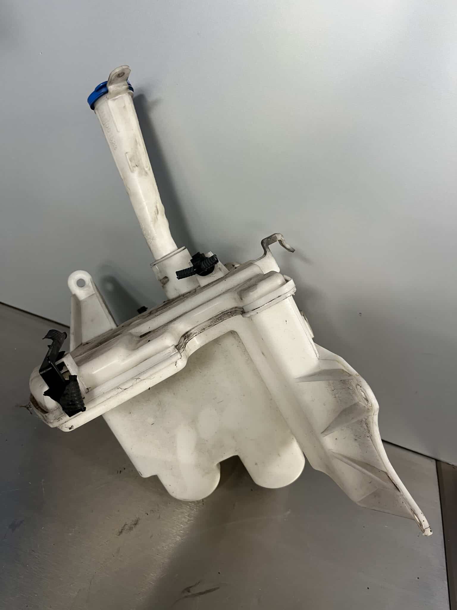 Toyota Auris 2013-2018 Windscreen Washer Bottle – 85310-02490