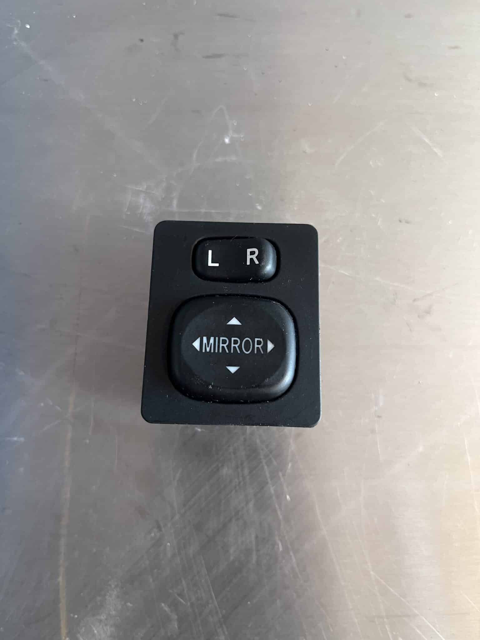 Toyota Auris 2013-2018 Electric Door Mirror Switch – ( 9 Pin Plug )