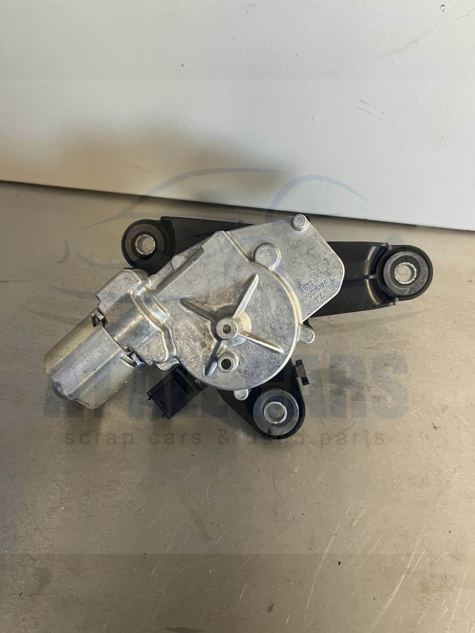 Vauxhall Crossland 2017-2024 Hatchback Rear Wiper Motor – 0390205115