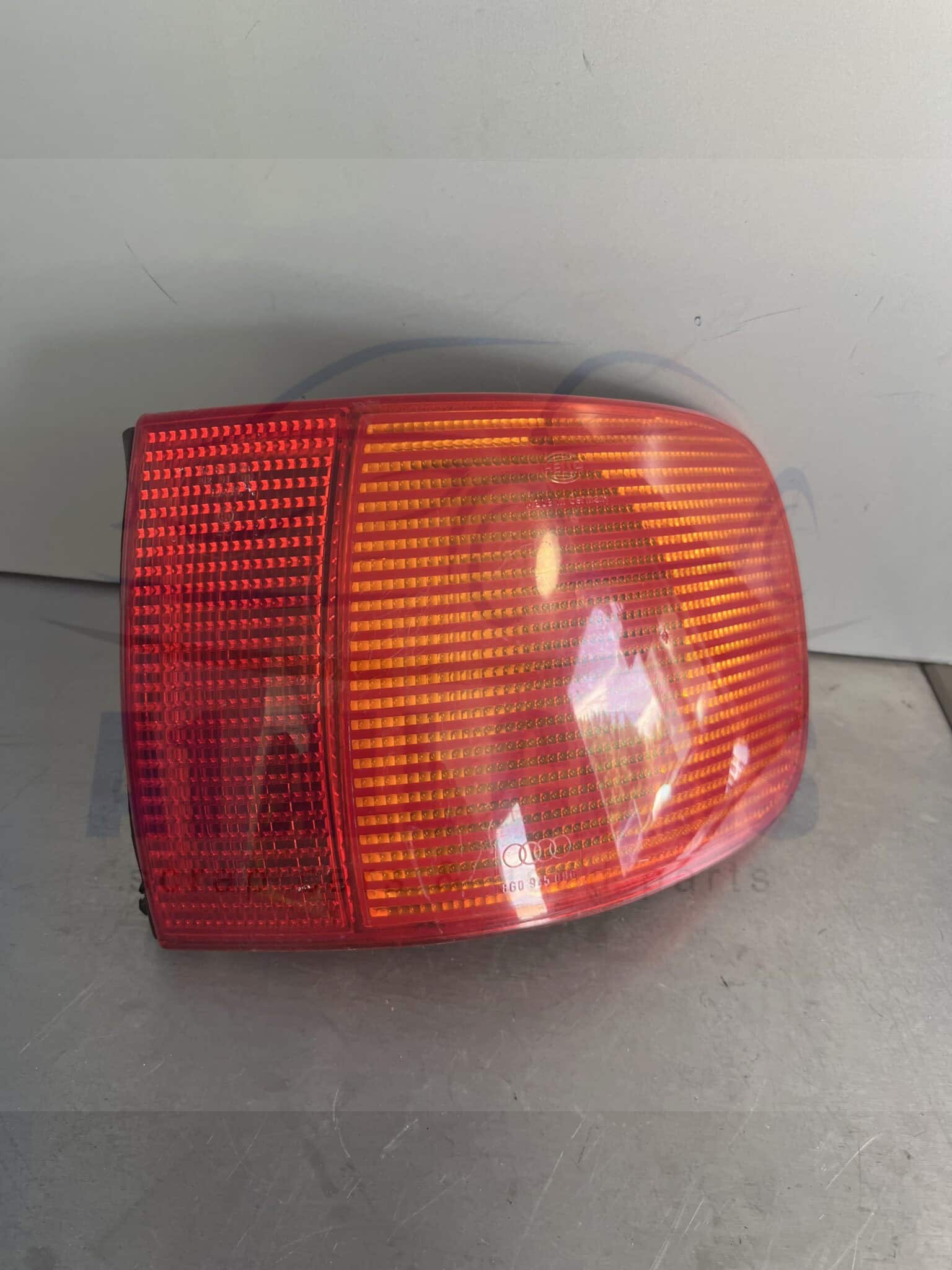Audi 80 1992-1996 Convertible Off Side Taillamp – Halogen
