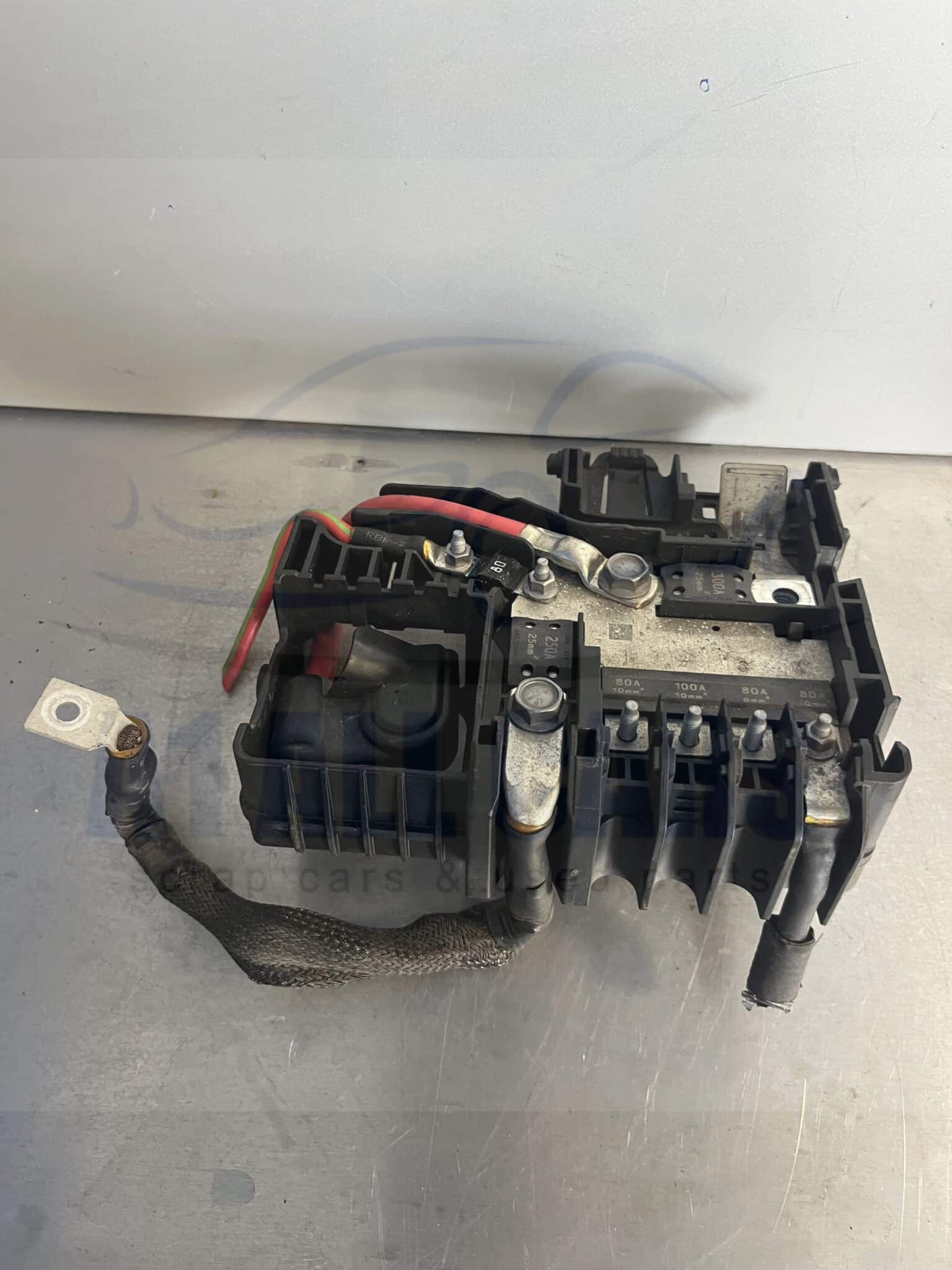 Vauxhall Adam 2013-2019 Battery Fuse Box Module – 13371567