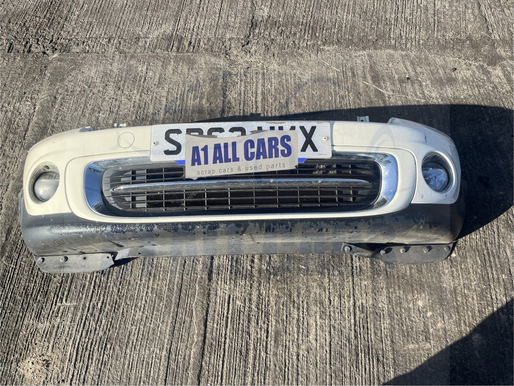BMW Mini / Clubman 2006-2014 Front Bumper With Fogs – White / Cream