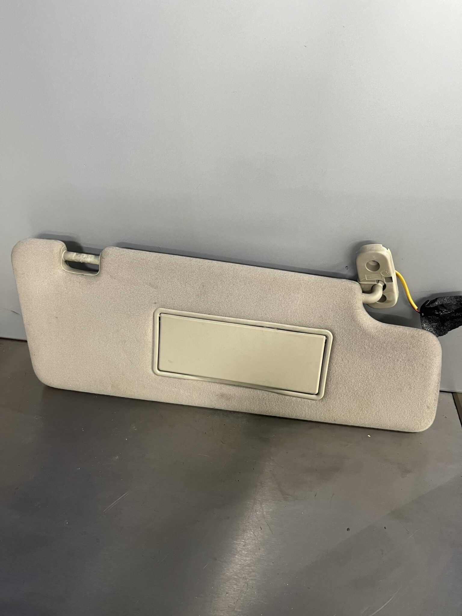 Range Rover Sport 2005-2010 Off Side Sun Visor With Mirror And Light