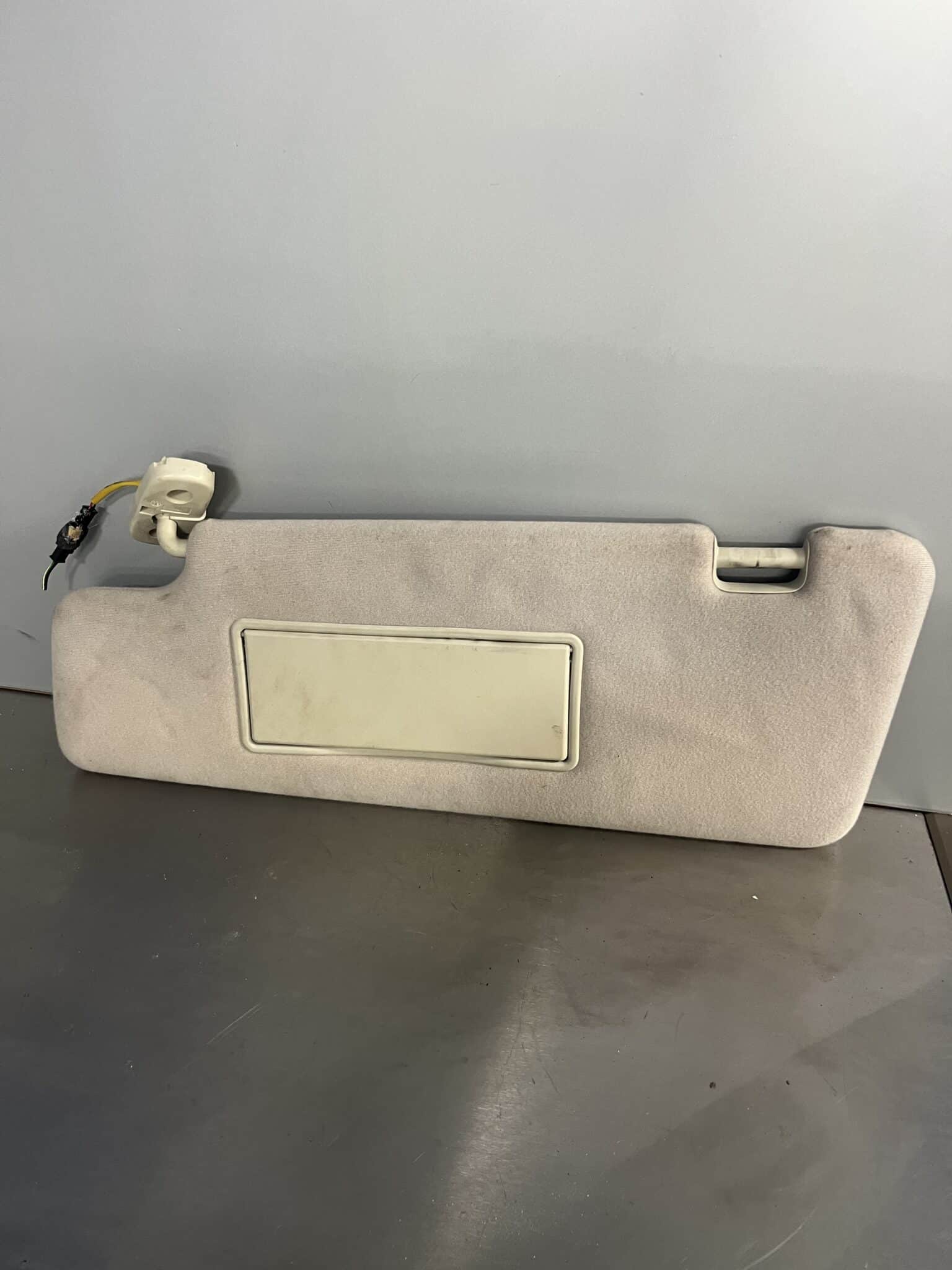 Range Rover Sport 2005-2010 Near Side Sun Visor With Mirror And Light