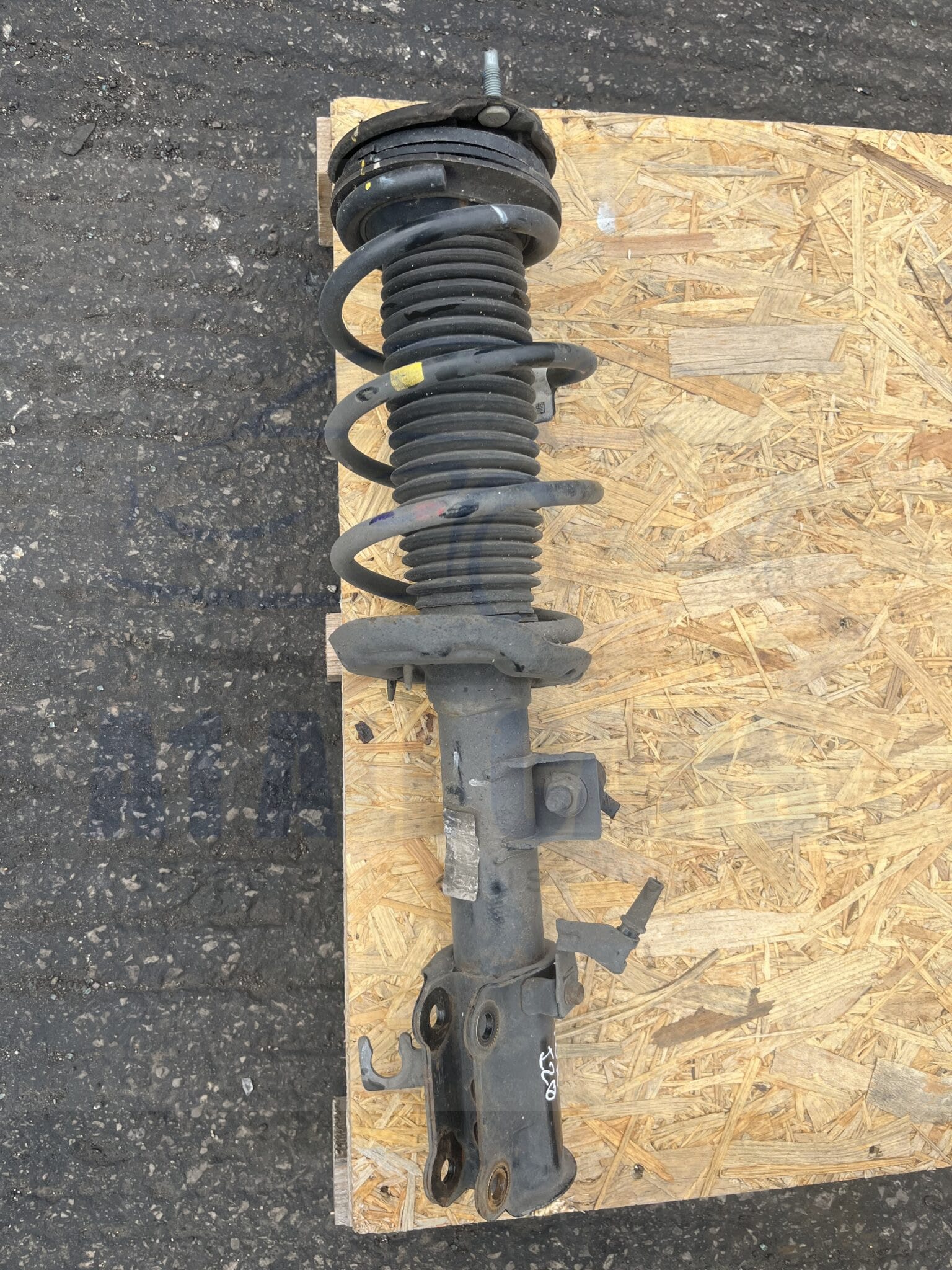 Hyundai i20 2020-2025 1.0 Petrol Near Side Front Shock Absorber – 54650-Q0AA0
