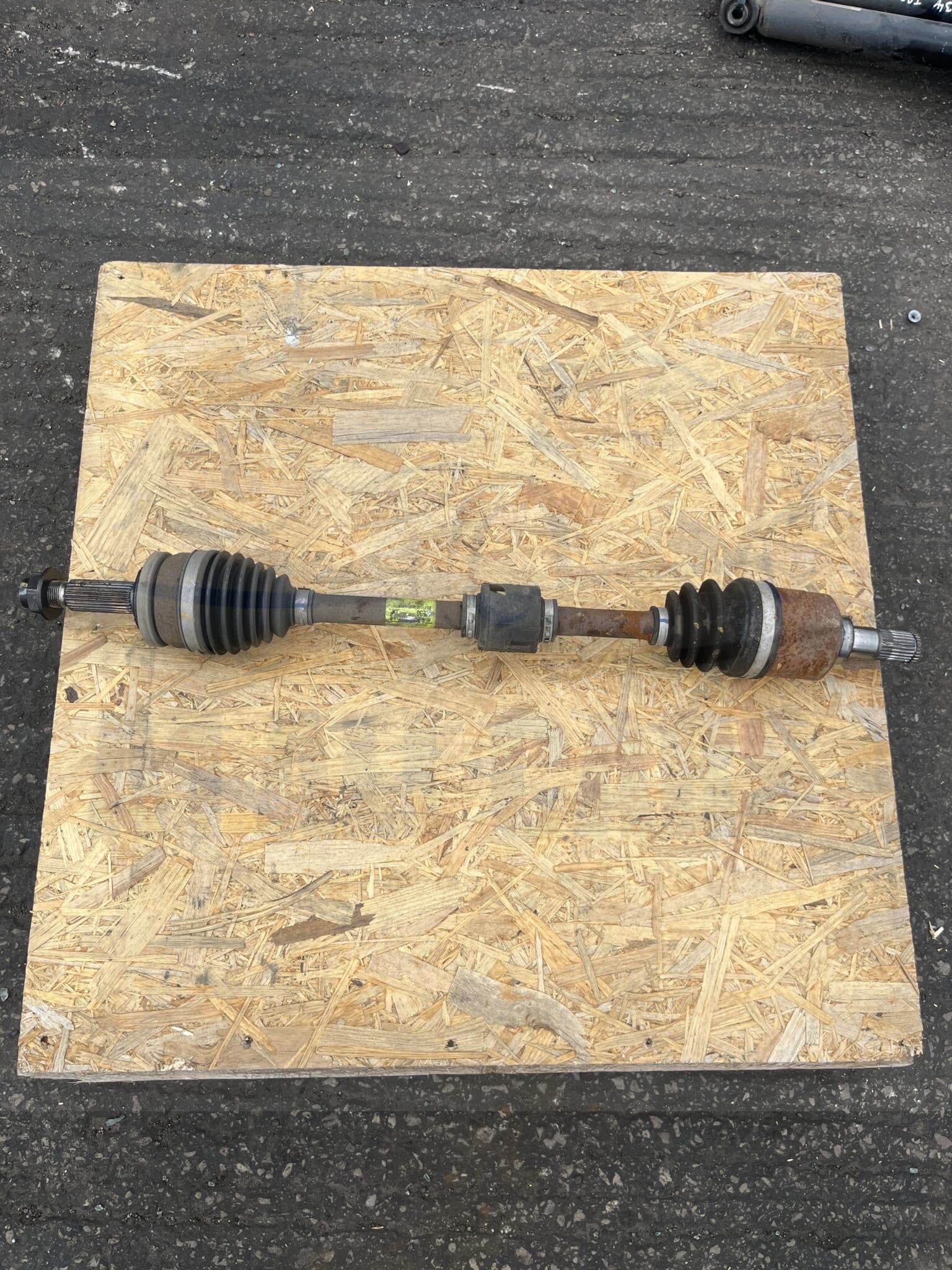 Hyundai i20 2020-2025 1.0 Petrol 6 Speed Manual Near Side Driveshaft – 49500-Q0300