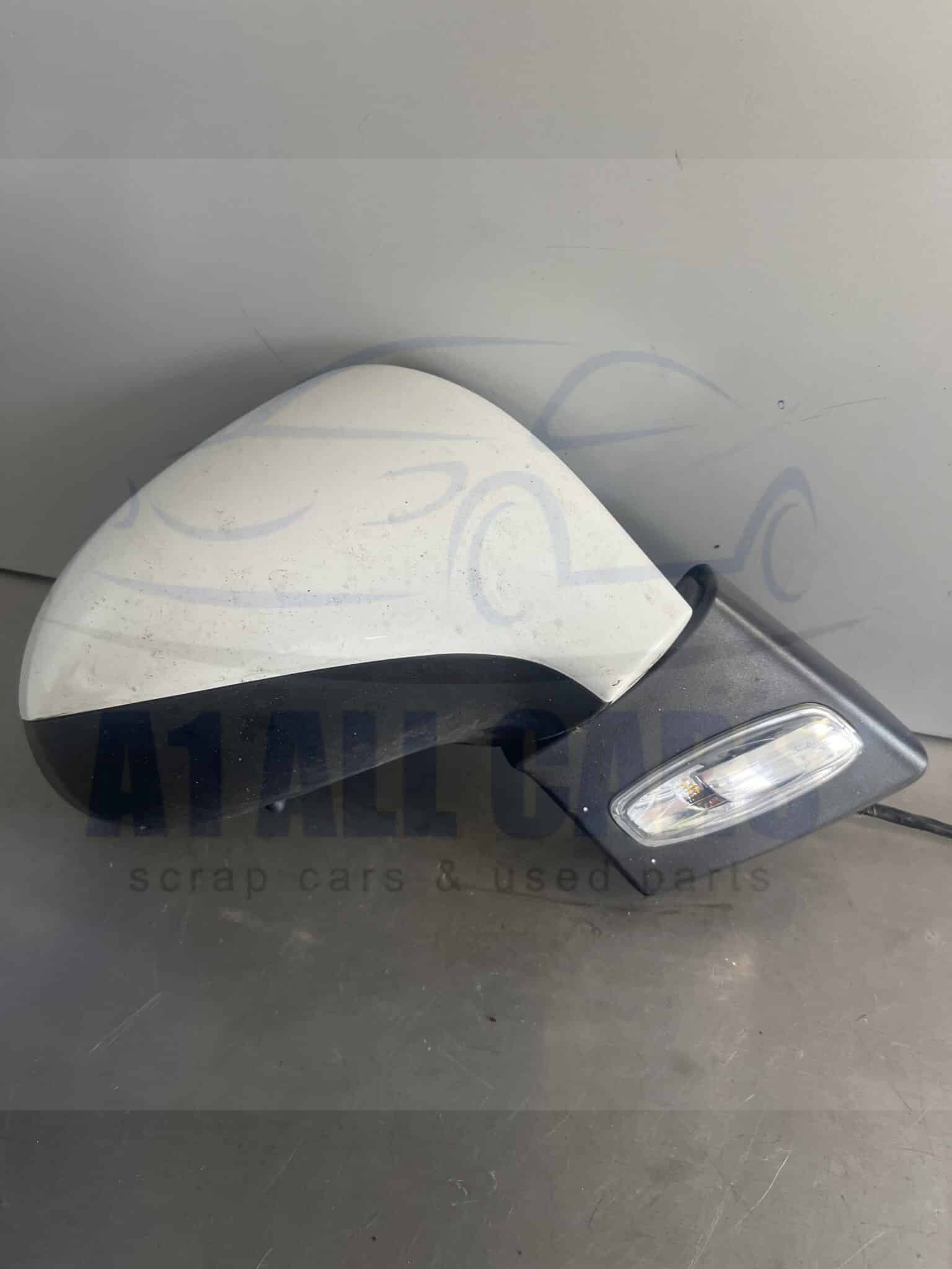 Peugeot 207 2006-2012 Hatchback / Estate Off Side Electric Door Mirror – White